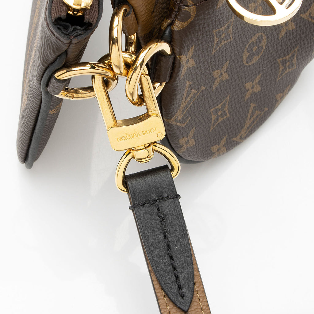 Louis Vuitton Giant Monogram Canvas Trio Pouch (SHF-Dv6Lrn)