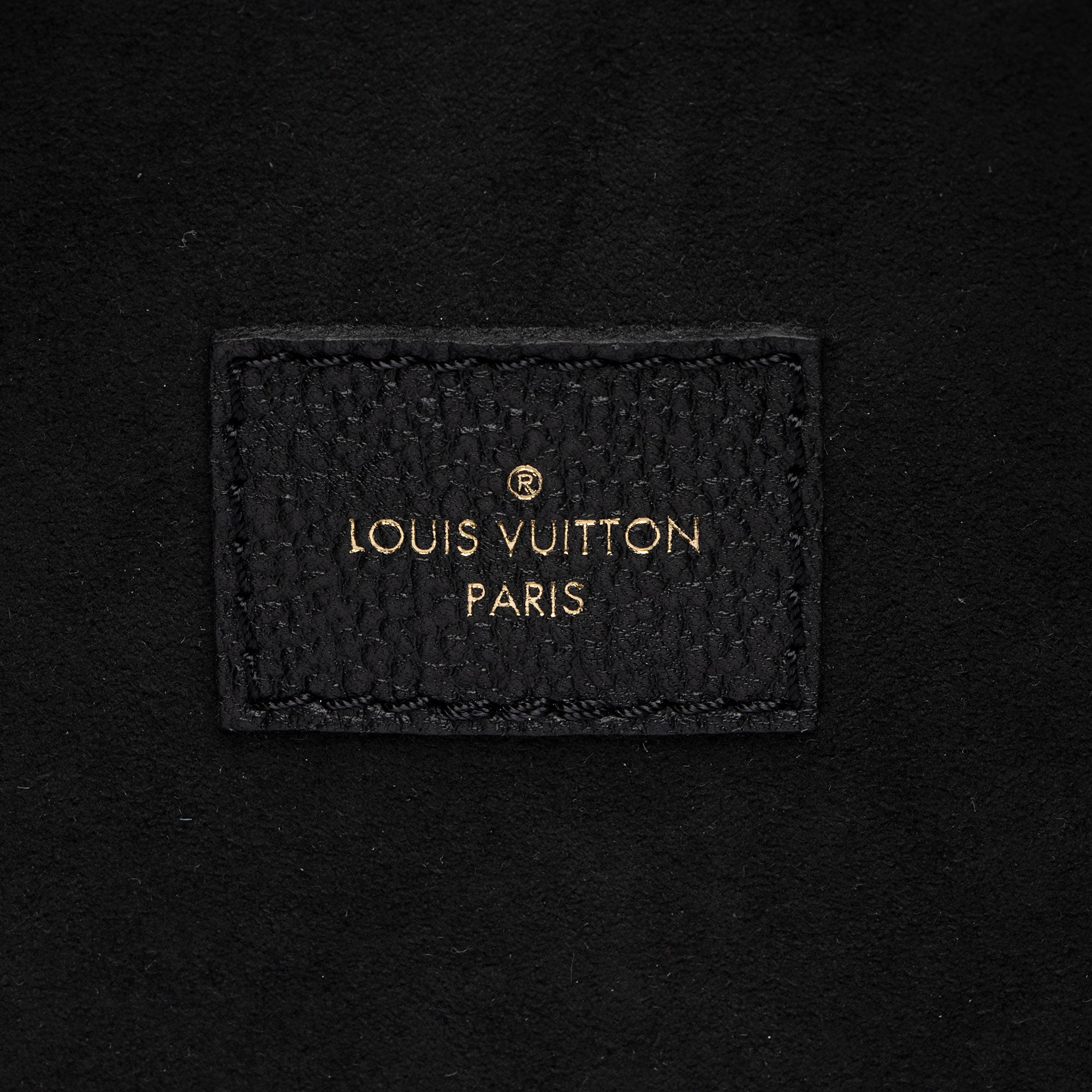 Louis Vuitton Giant Monogram Empreinte Loop Hobo (SHF-tFk2vD)
