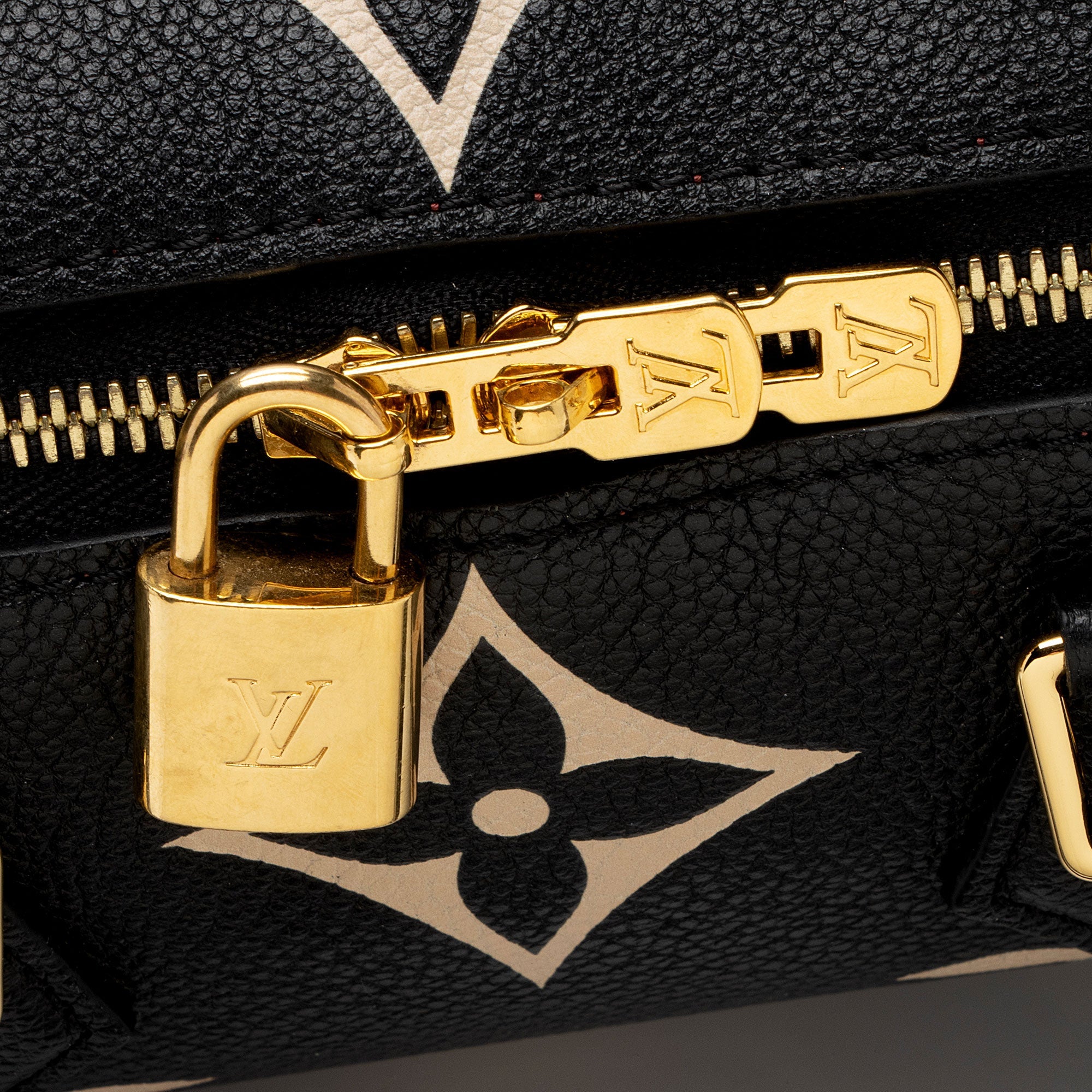 Louis Vuitton Giant Monogram Empreinte Speedy Bandouliere 25 Satchel (SHF-SoZeid)
