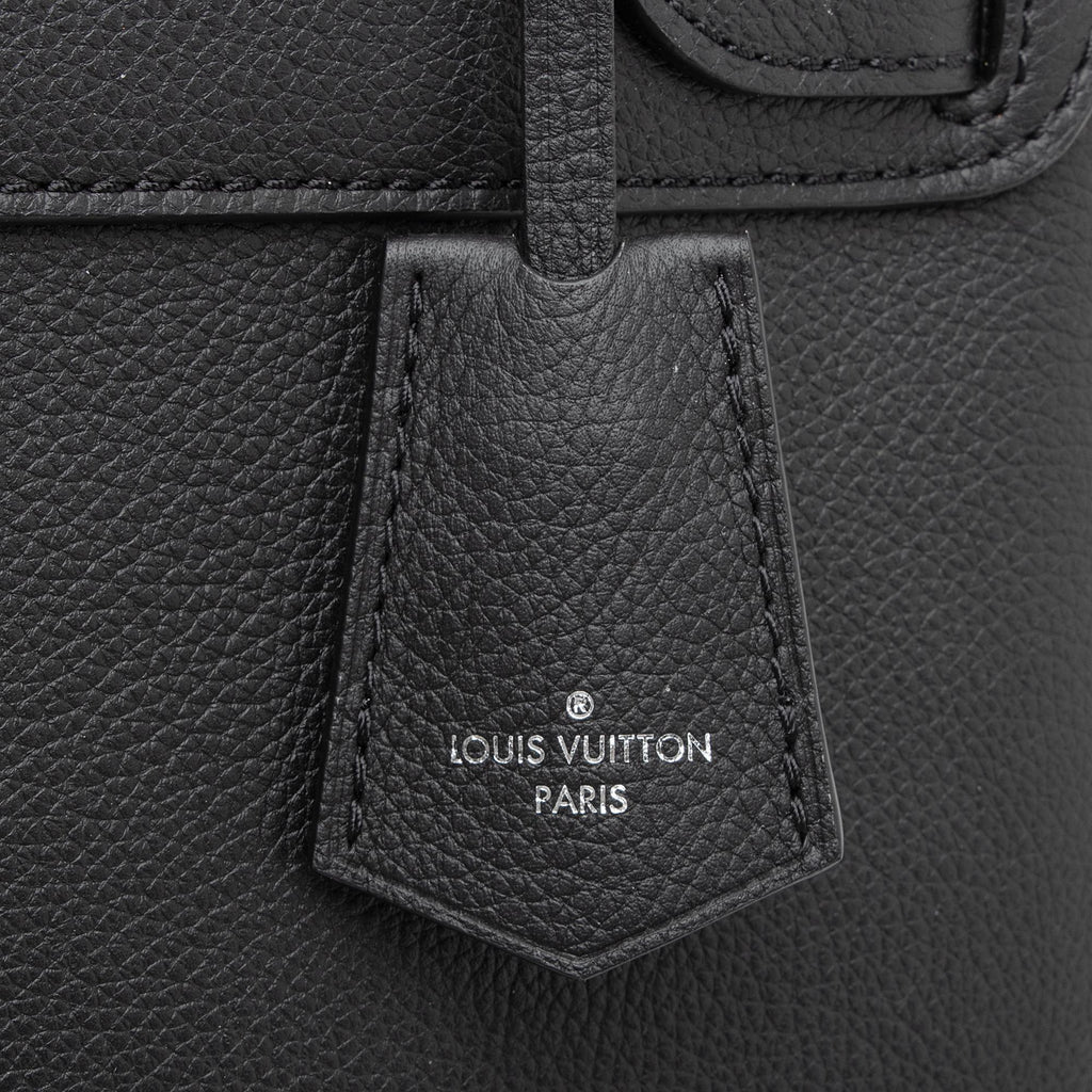 Louis Vuitton Grained Calfskin Lockme Ever MM Satchel (SHF-wlXBsa)