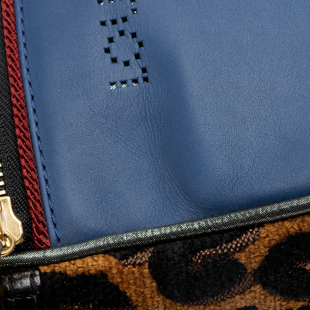 Louis Vuitton Limited Edition Calfskin Savane Flight Bag (SHF-M9uV5p)