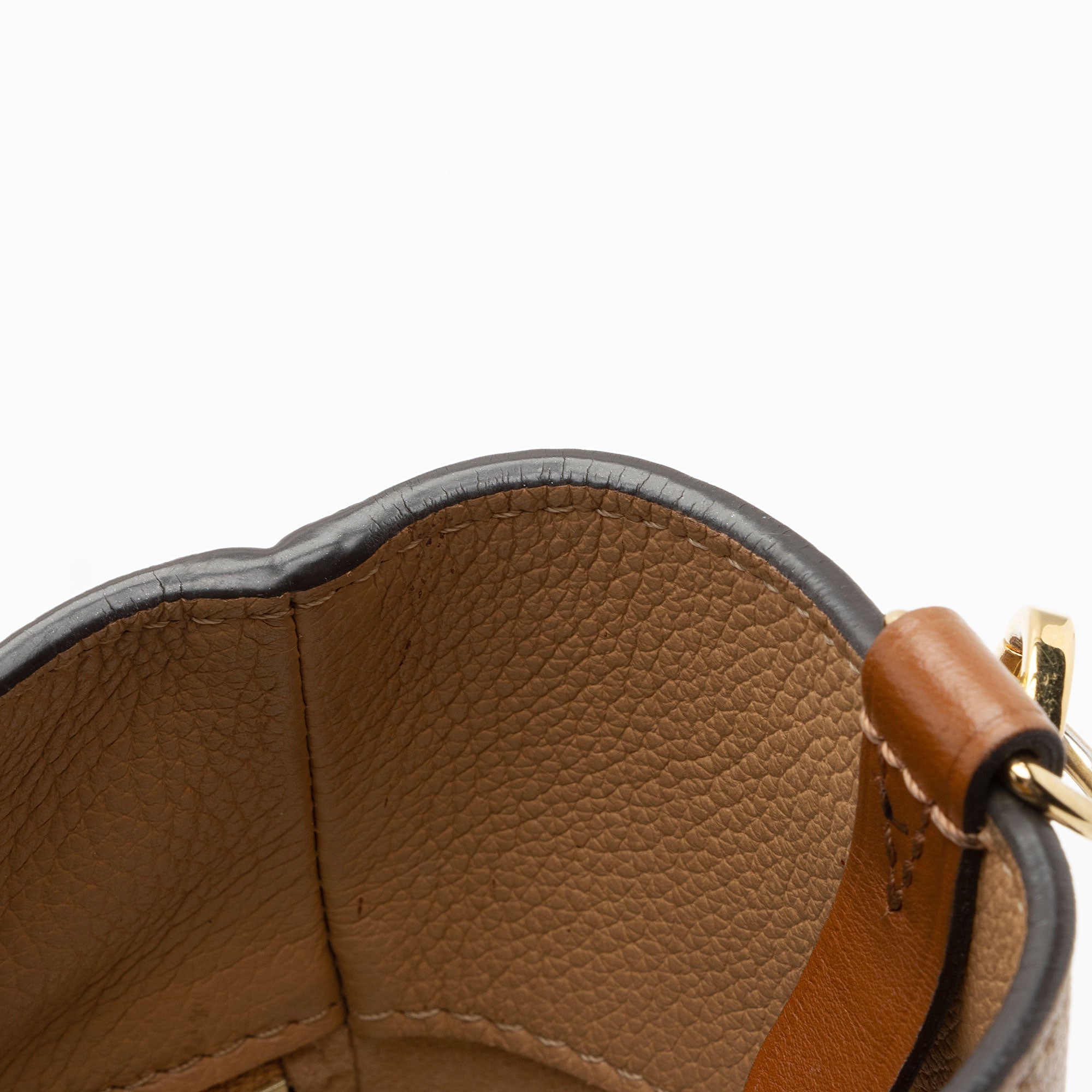 Louis Vuitton Mahina Calfskin On My Side MM Tote (SHF-C4Ei6m)