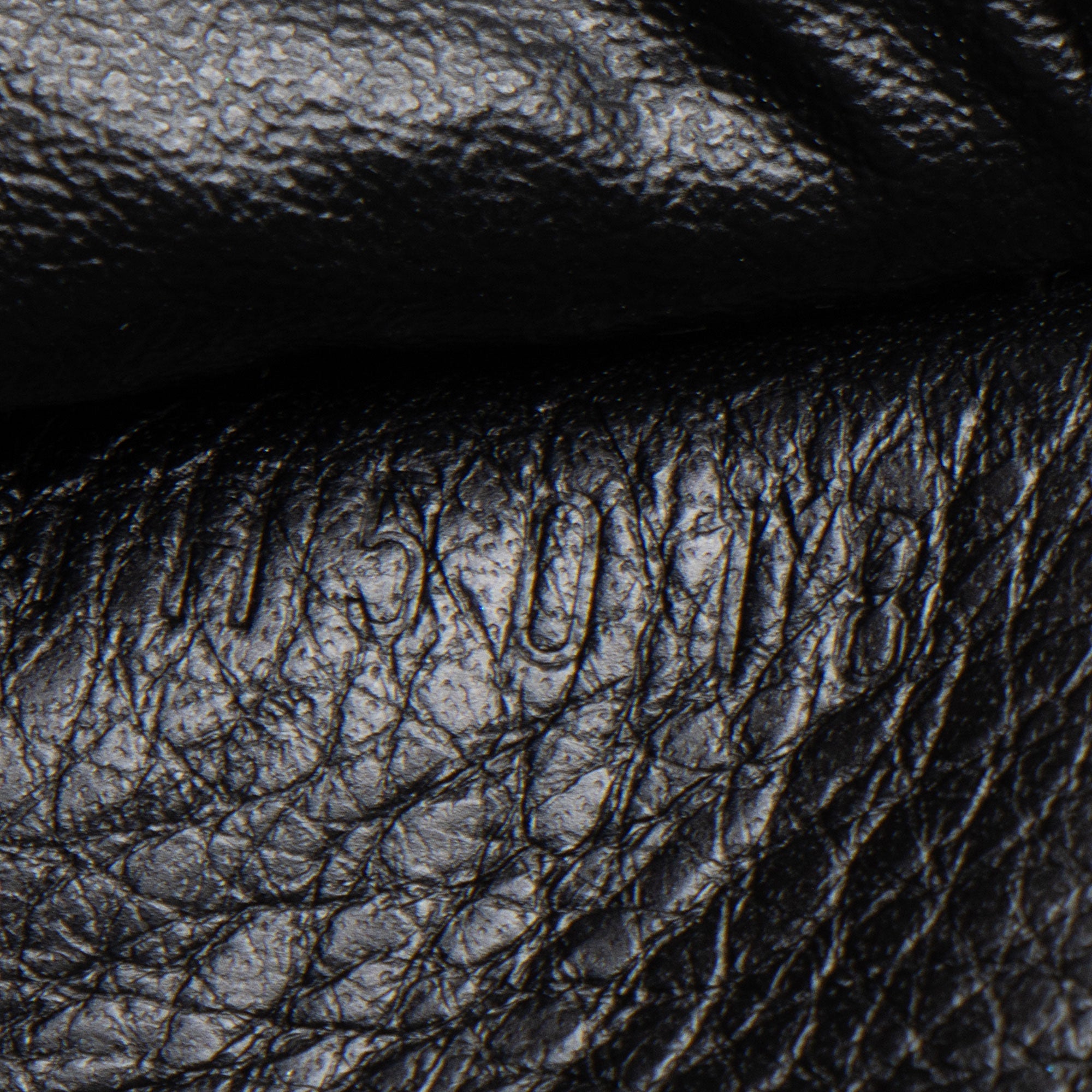 Louis Vuitton Mahina Leather Amelia Wallet
