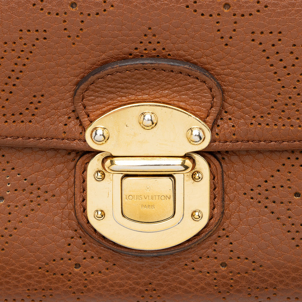 Louis Vuitton Mahina Leather Amelia Wallet