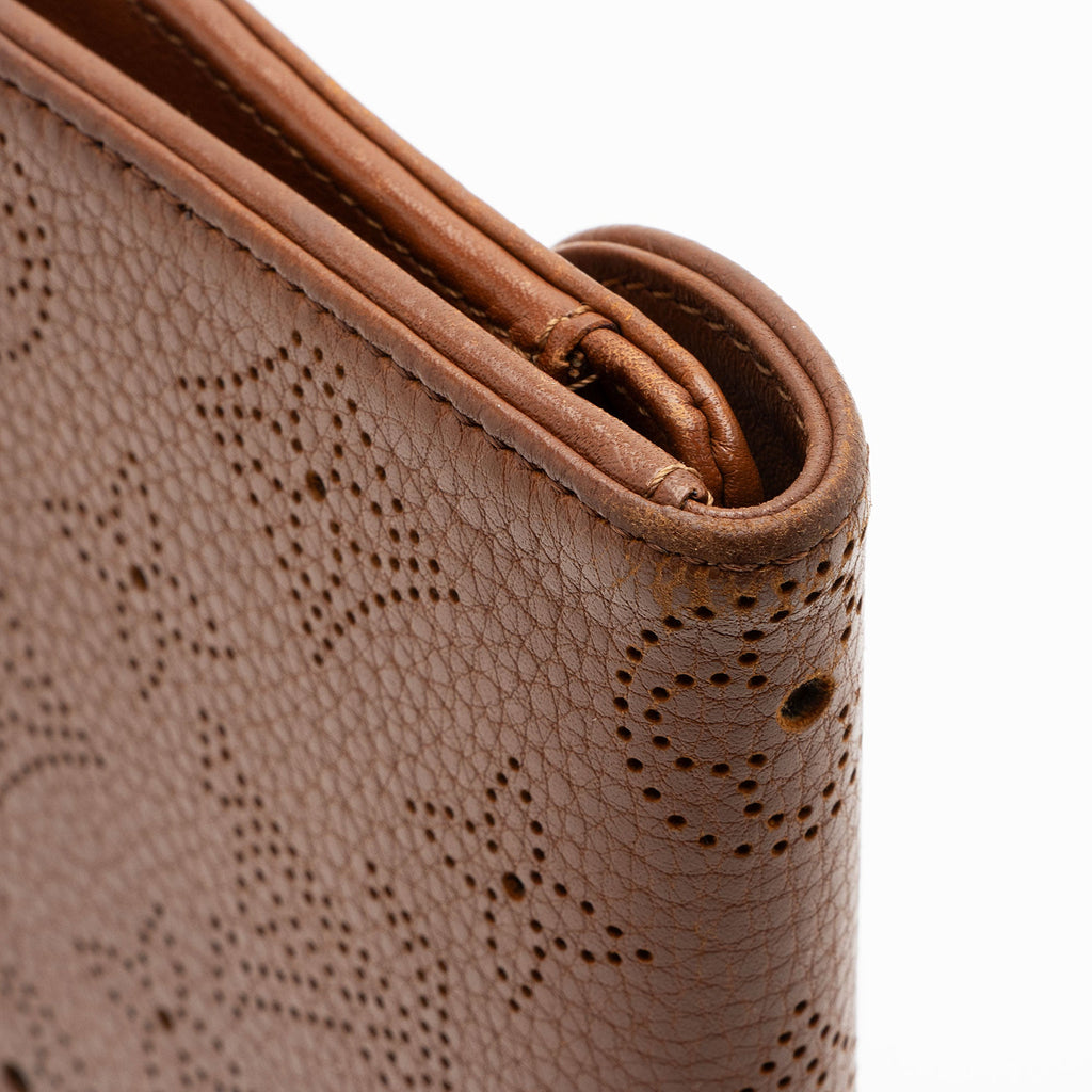 Louis Vuitton Mahina Leather Amelia Wallet