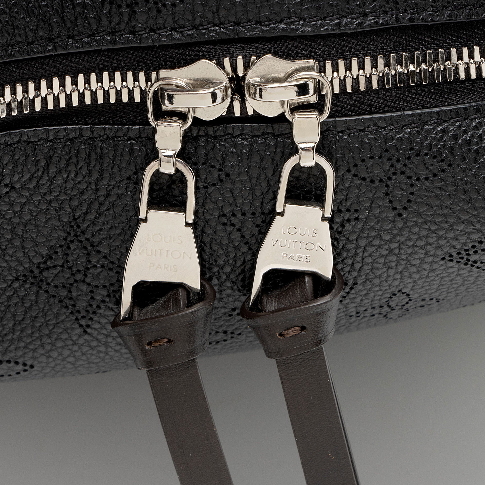 Louis Vuitton Mahina Leather Beaubourg MM Hobo