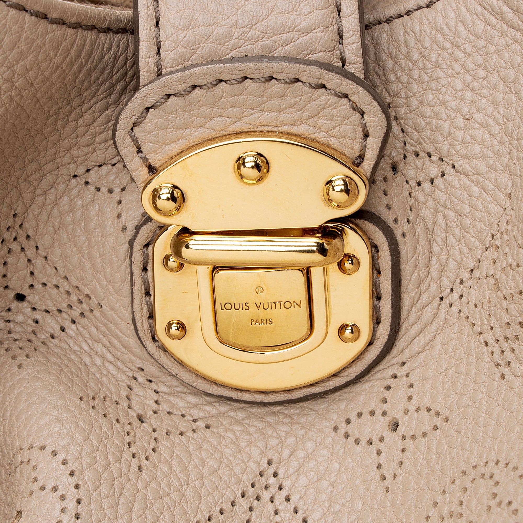 Louis Vuitton Mahina Leather L Hobo
