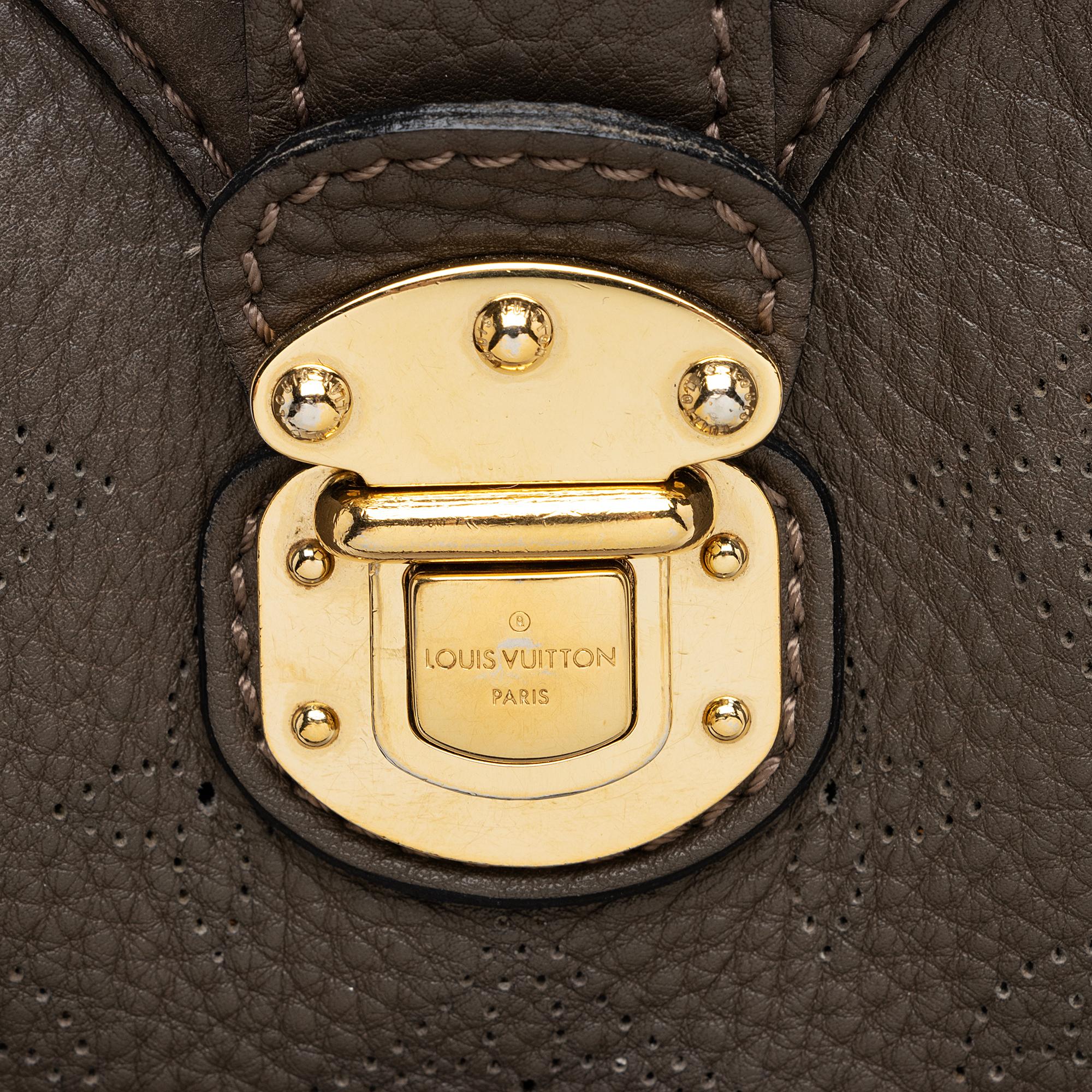 Louis Vuitton Mahina Leather XS Shoulder Bag (SHF-UHARnq)