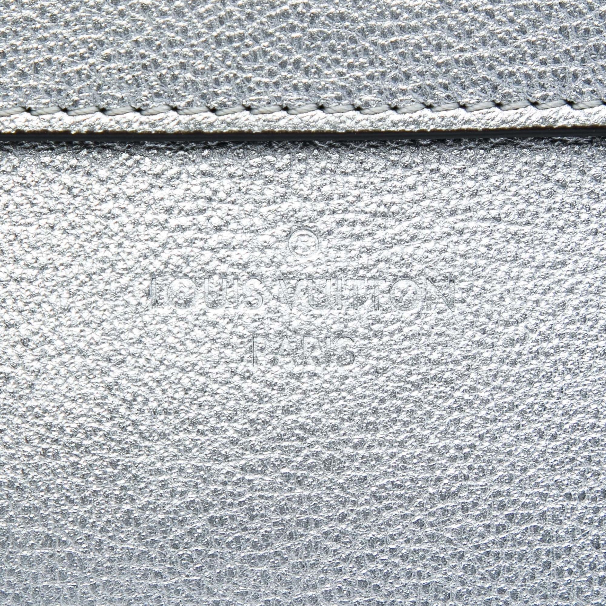 Louis Vuitton Metallic Cuir Plume Ecume Very Chain Bag