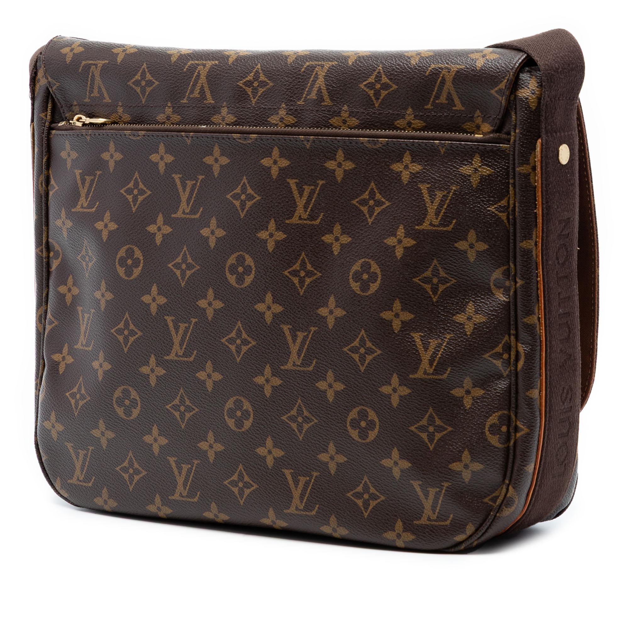 Louis Vuitton Monogram Beaubourg Messenger MM