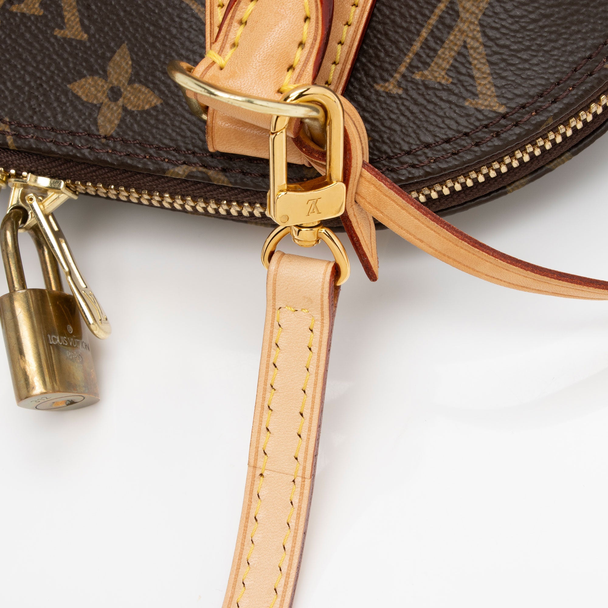 Louis Vuitton Monogram Canvas Alma BB Satchel (SHF-P0sWUP)