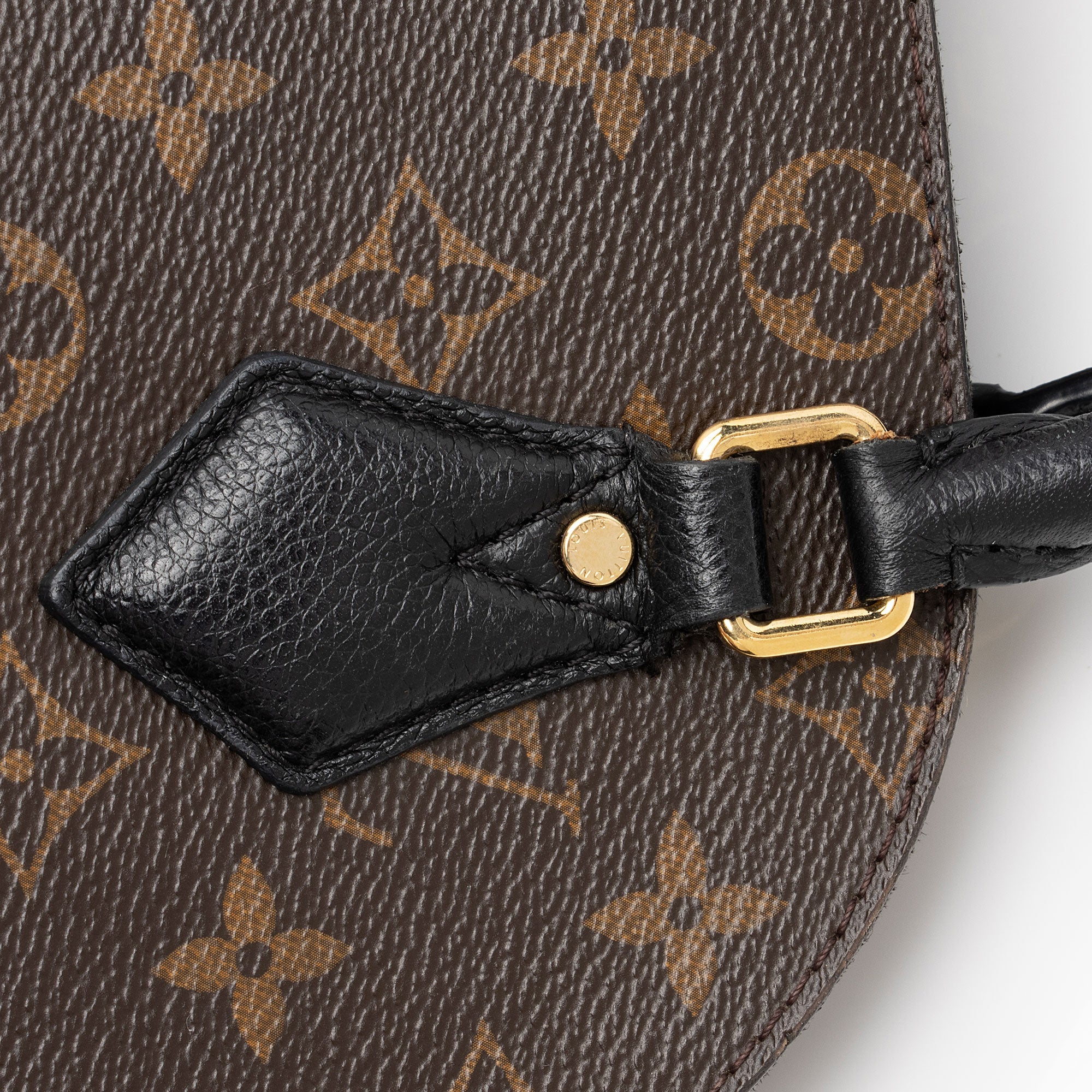 Louis Vuitton Monogram Canvas Alma BNB Satchel (SHF-Xg1v6F)