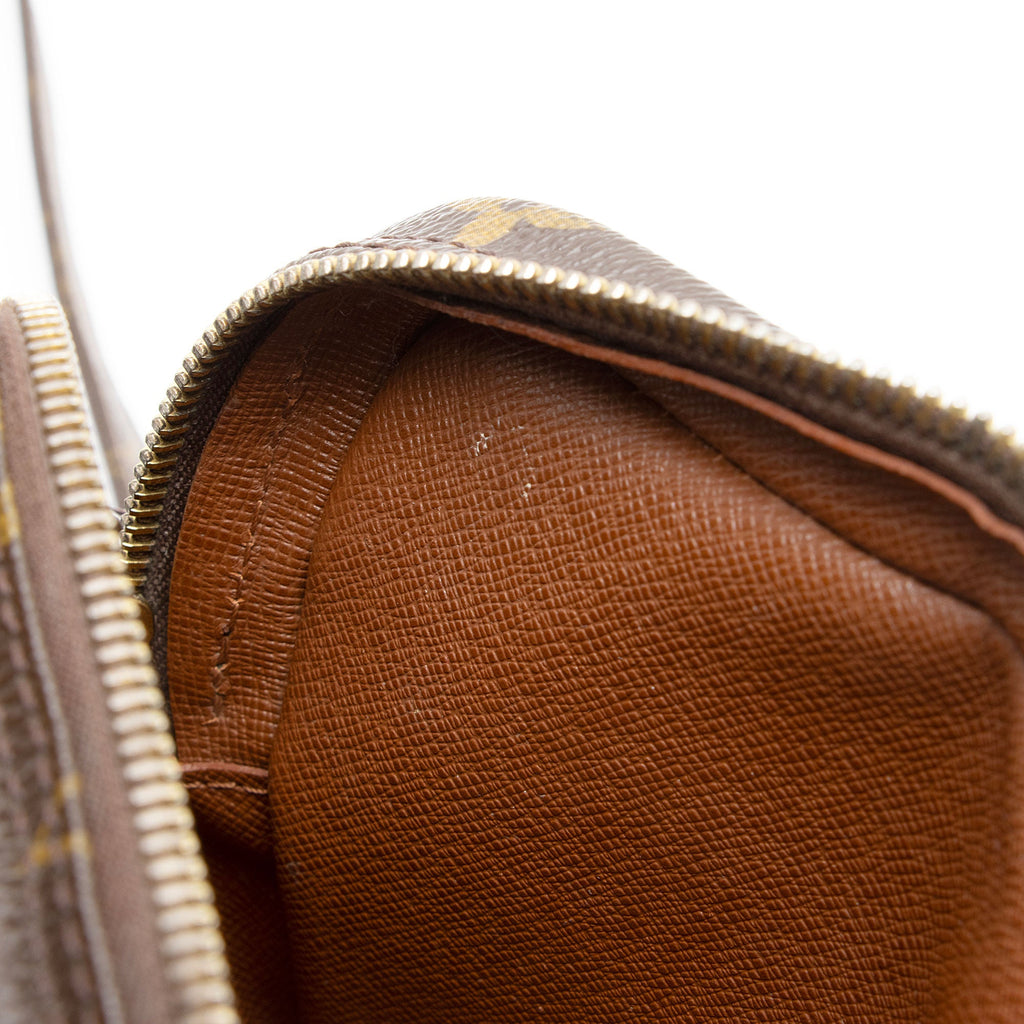 Louis Vuitton Monogram Canvas Amazone Shoulder Bag (SHF-ZIBSCo)