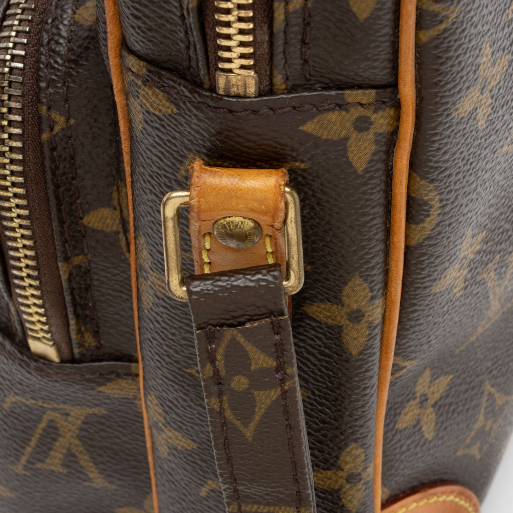 Louis Vuitton Monogram Canvas Amazone Shoulder Bag (SHF-ZIBSCo)