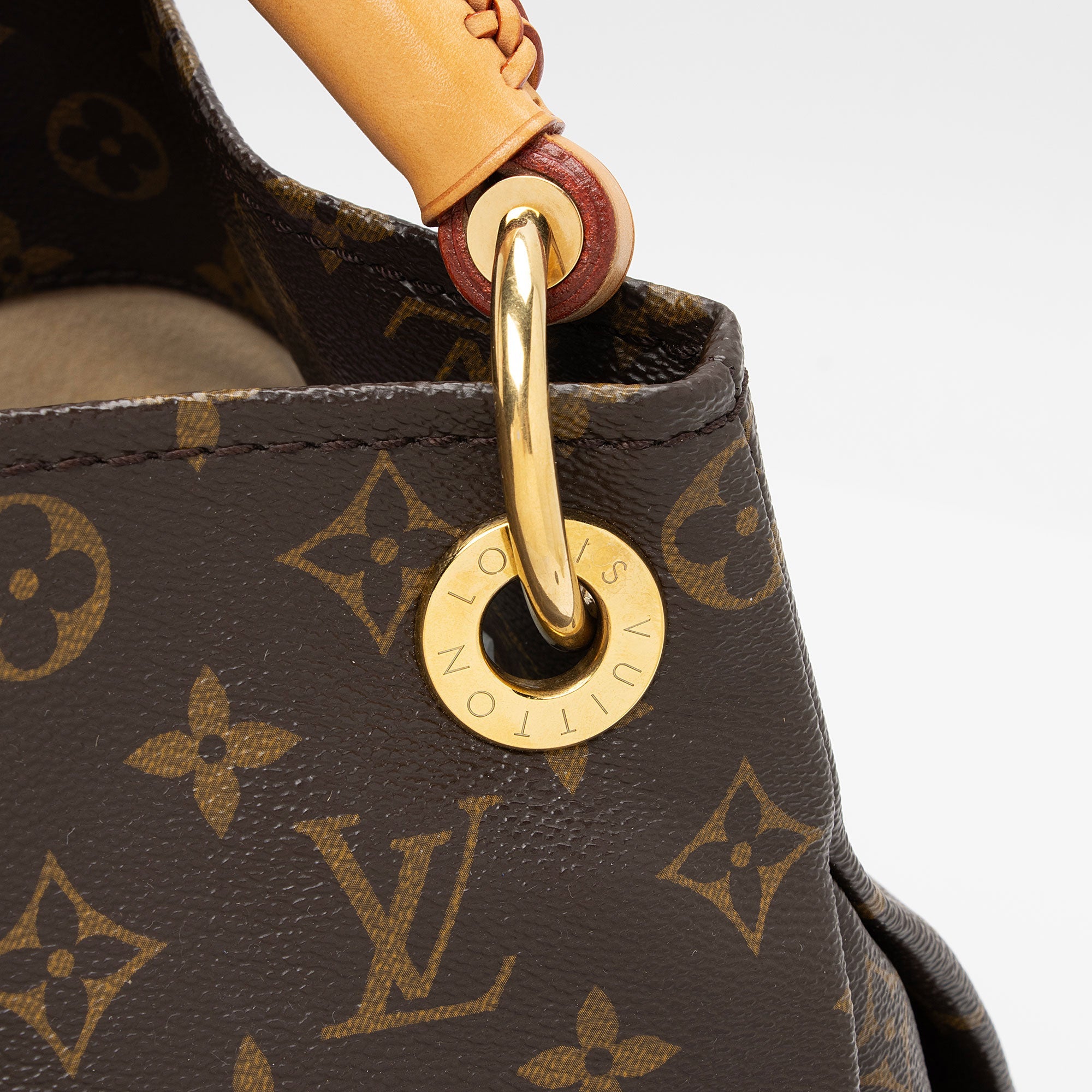 Louis Vuitton Monogram Canvas Artsy MM Shoulder Bag (SHF-pzaAol)
