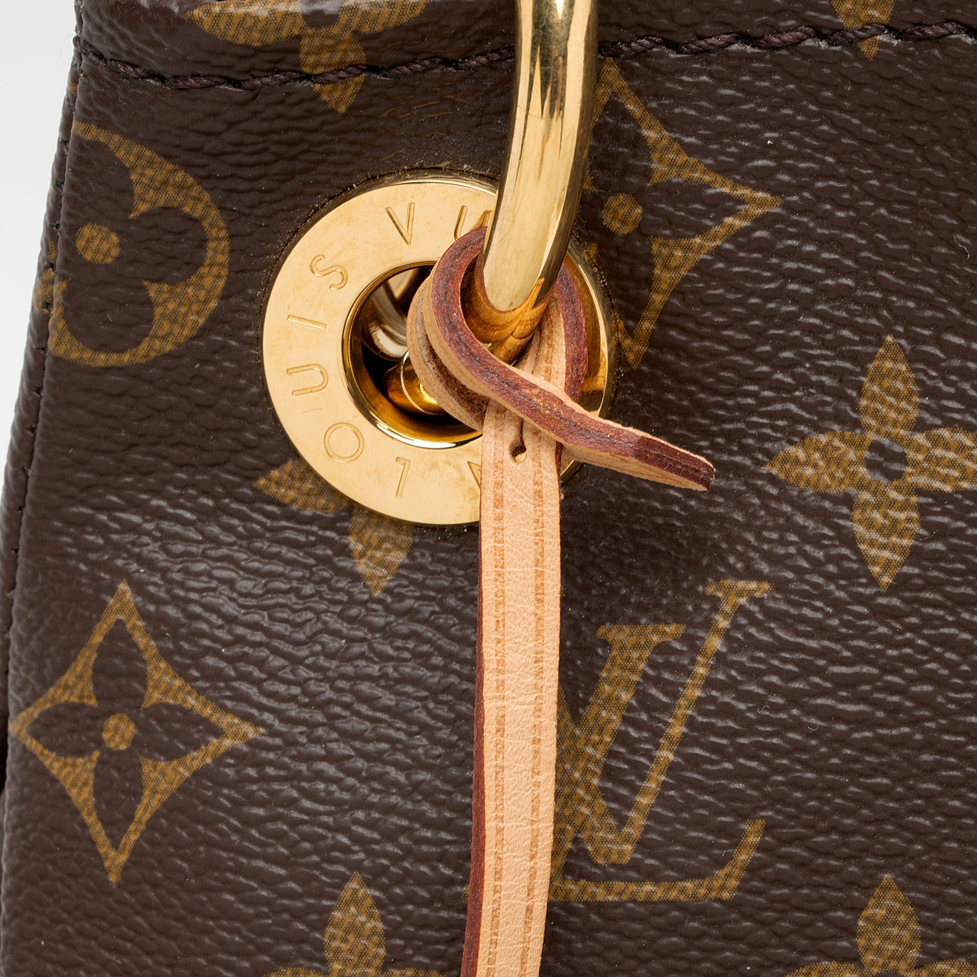 Louis Vuitton Monogram Canvas Artsy MM Shoulder Bag (SHF-iocugq)