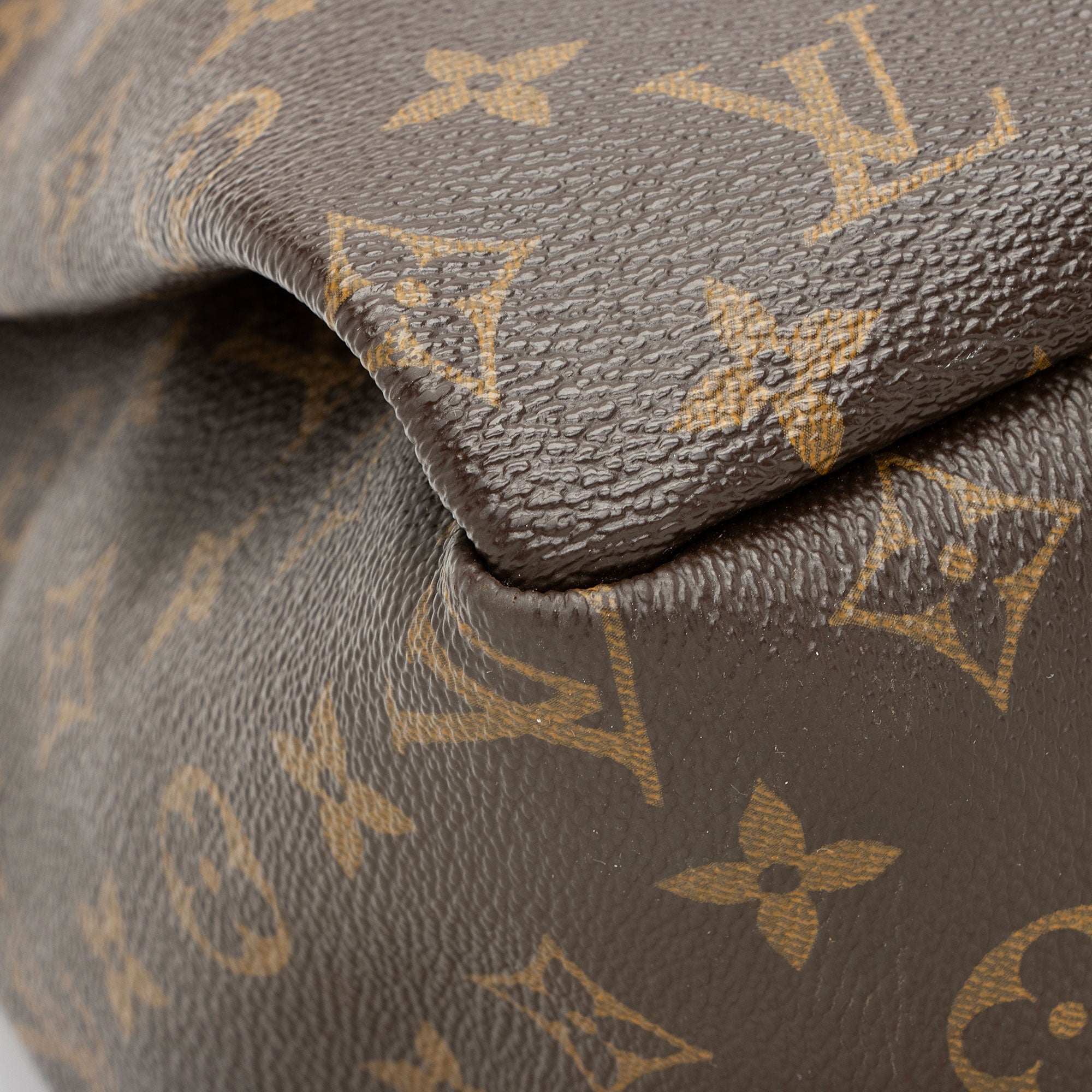 Louis Vuitton Monogram Canvas Artsy MM Shoulder Bag