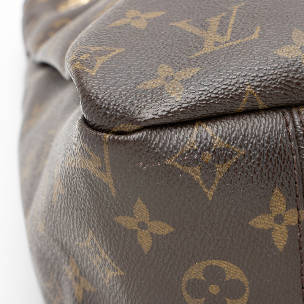 Louis Vuitton Monogram Canvas Artsy MM Shoulder Bag