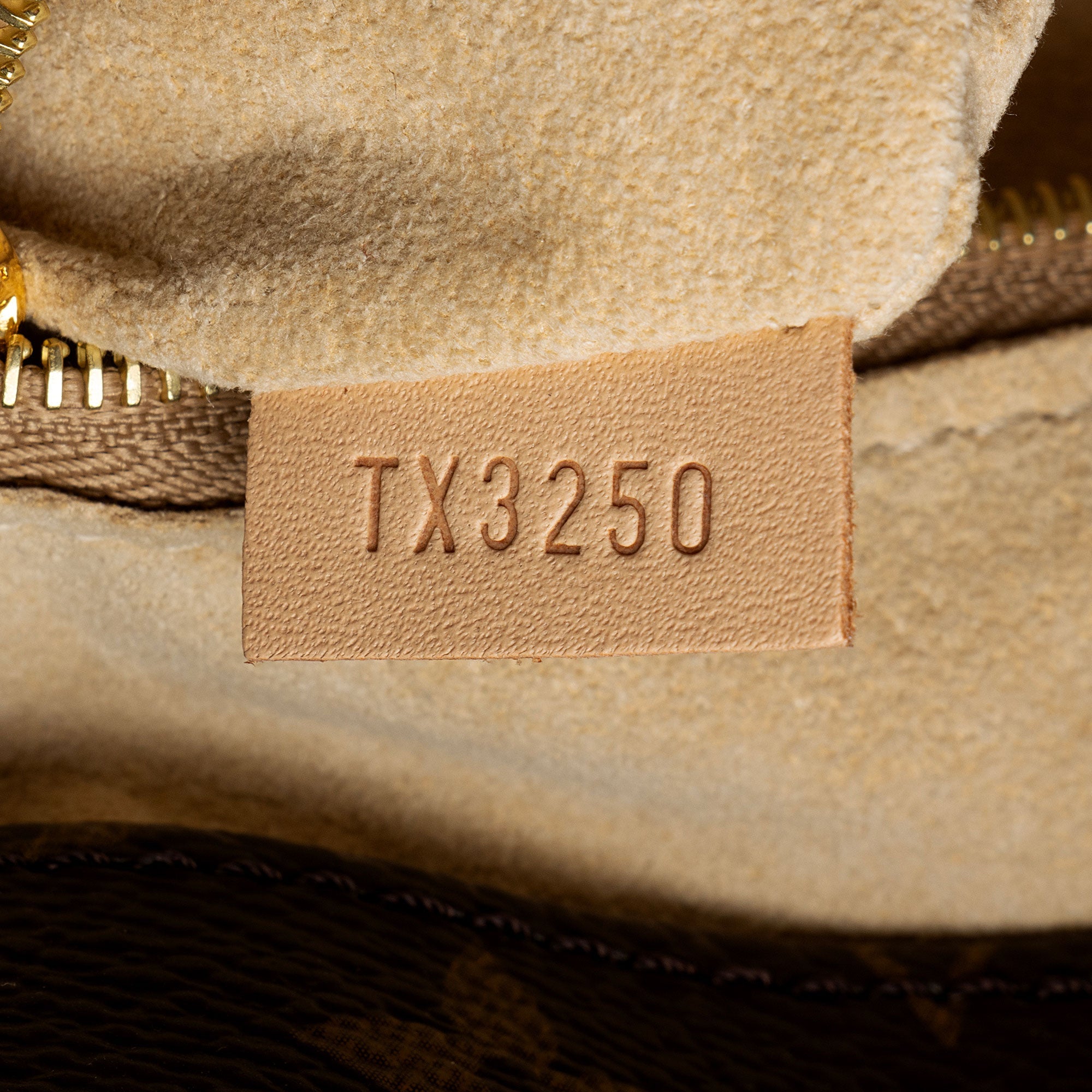 Louis Vuitton Monogram Canvas Artsy MM Shoulder Bag