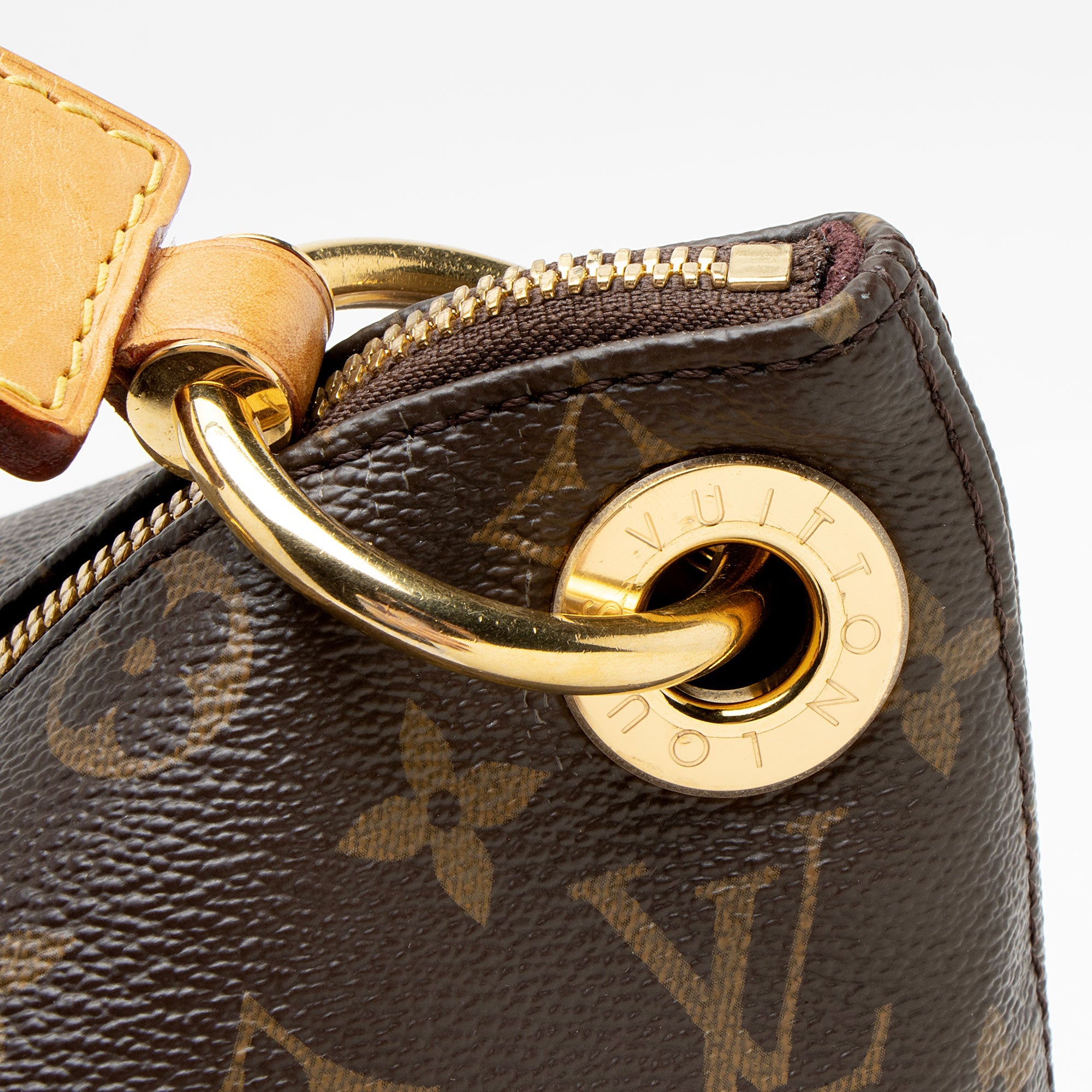 Louis Vuitton Monogram Canvas Berri MM Shoulder Bag