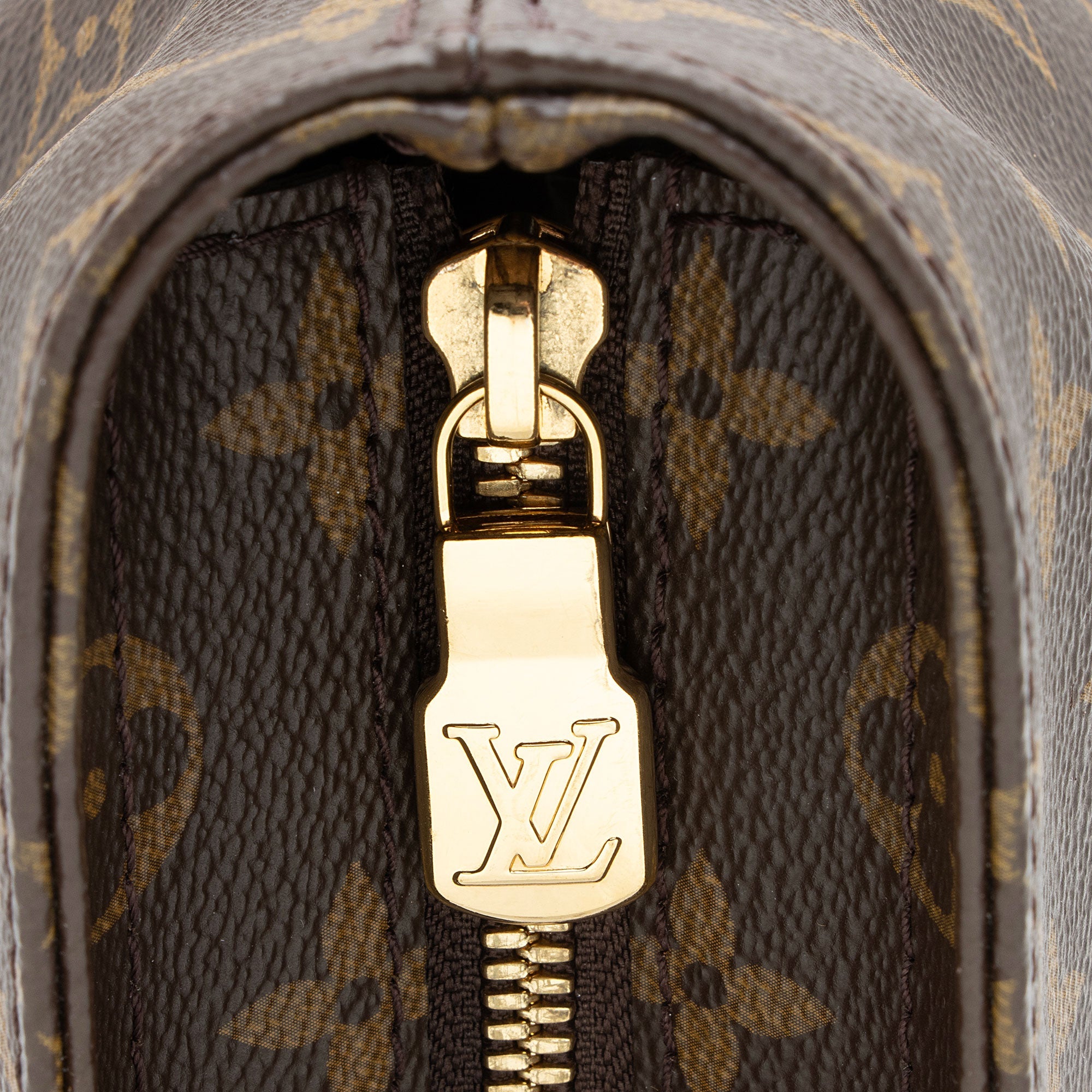 Louis Vuitton Monogram Canvas Cabas Mezzo NM Tote