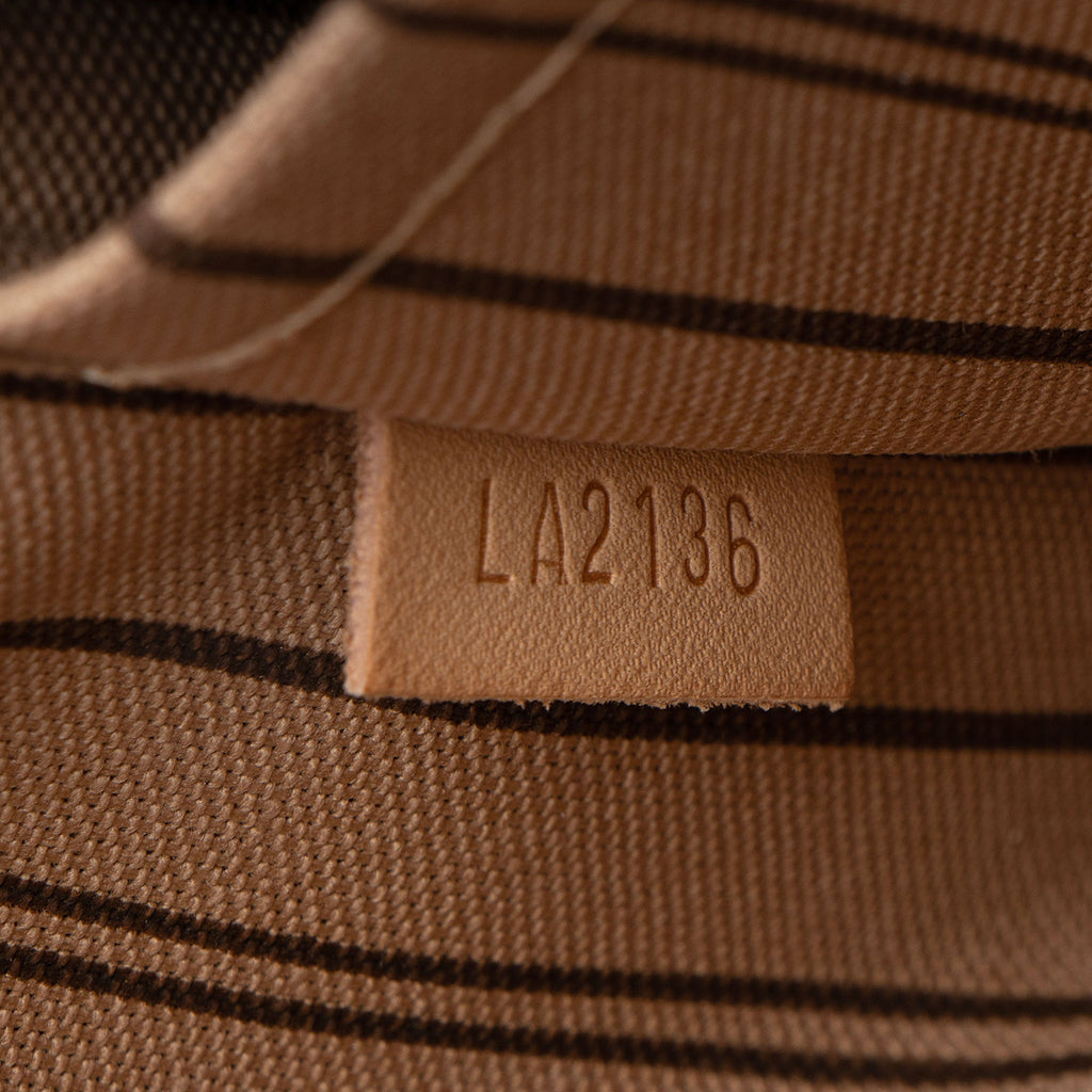 Louis Vuitton Monogram Canvas Escale Neverfull MM Pochette (SHF-QdQI96)