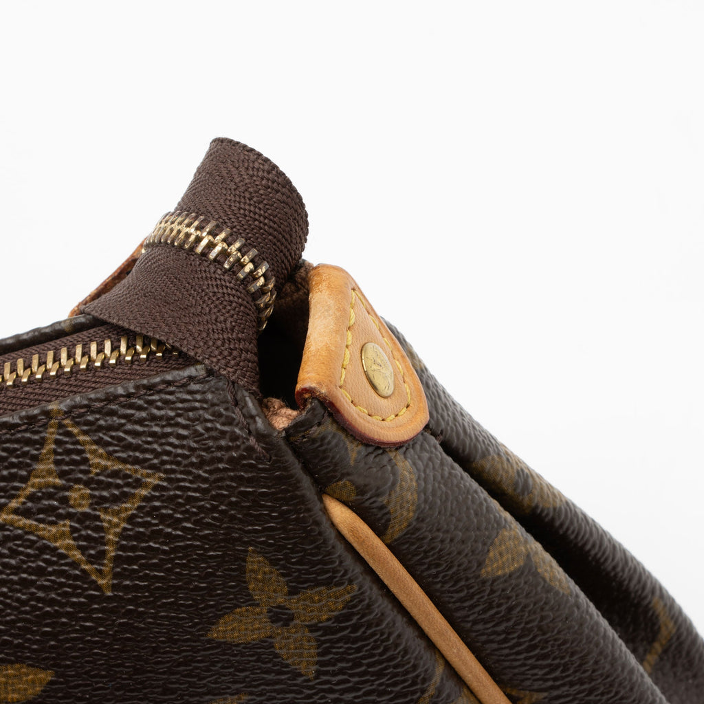 Louis Vuitton Monogram Canvas Eva Clutch (SHF-y3x30J)