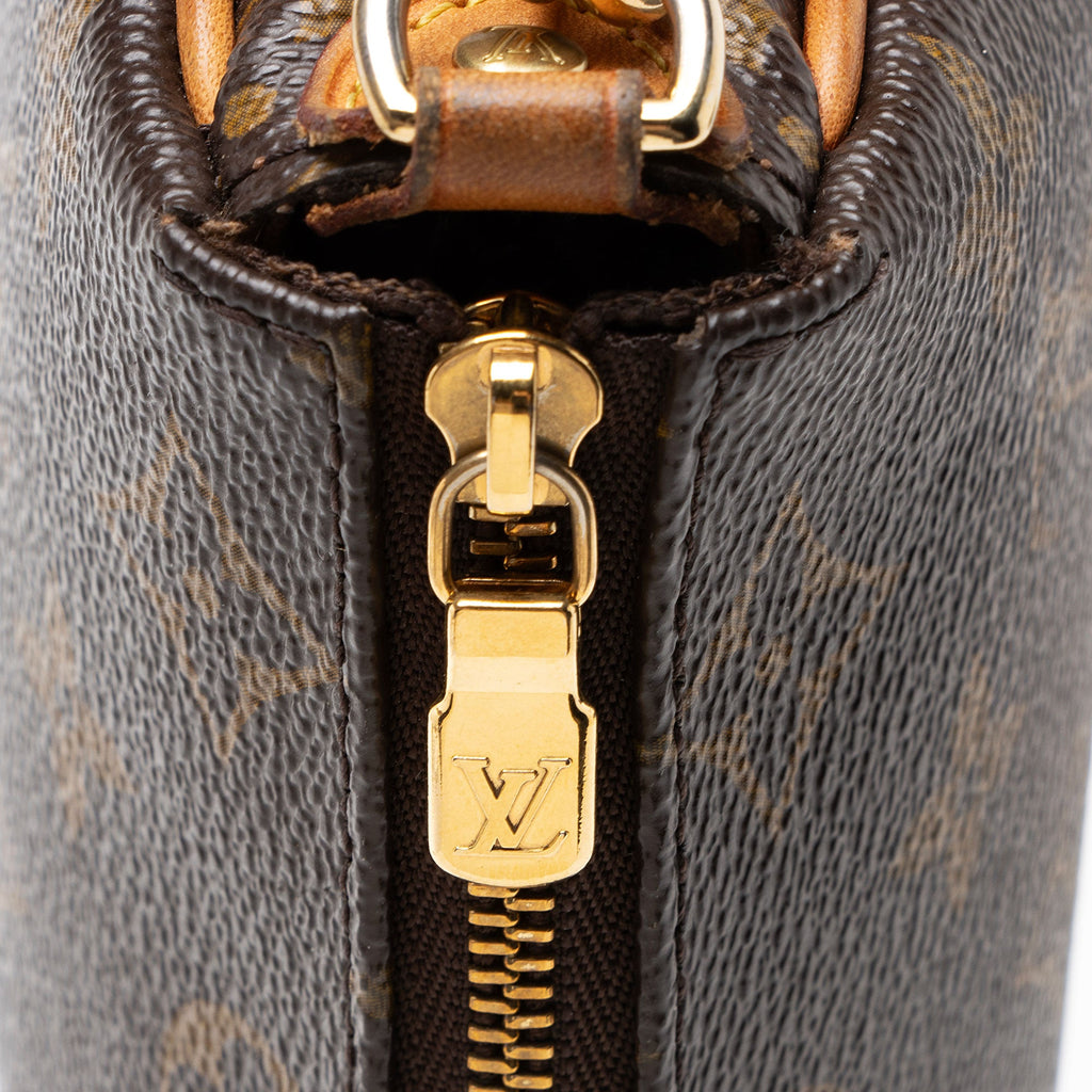 Louis Vuitton Monogram Canvas Eva Clutch