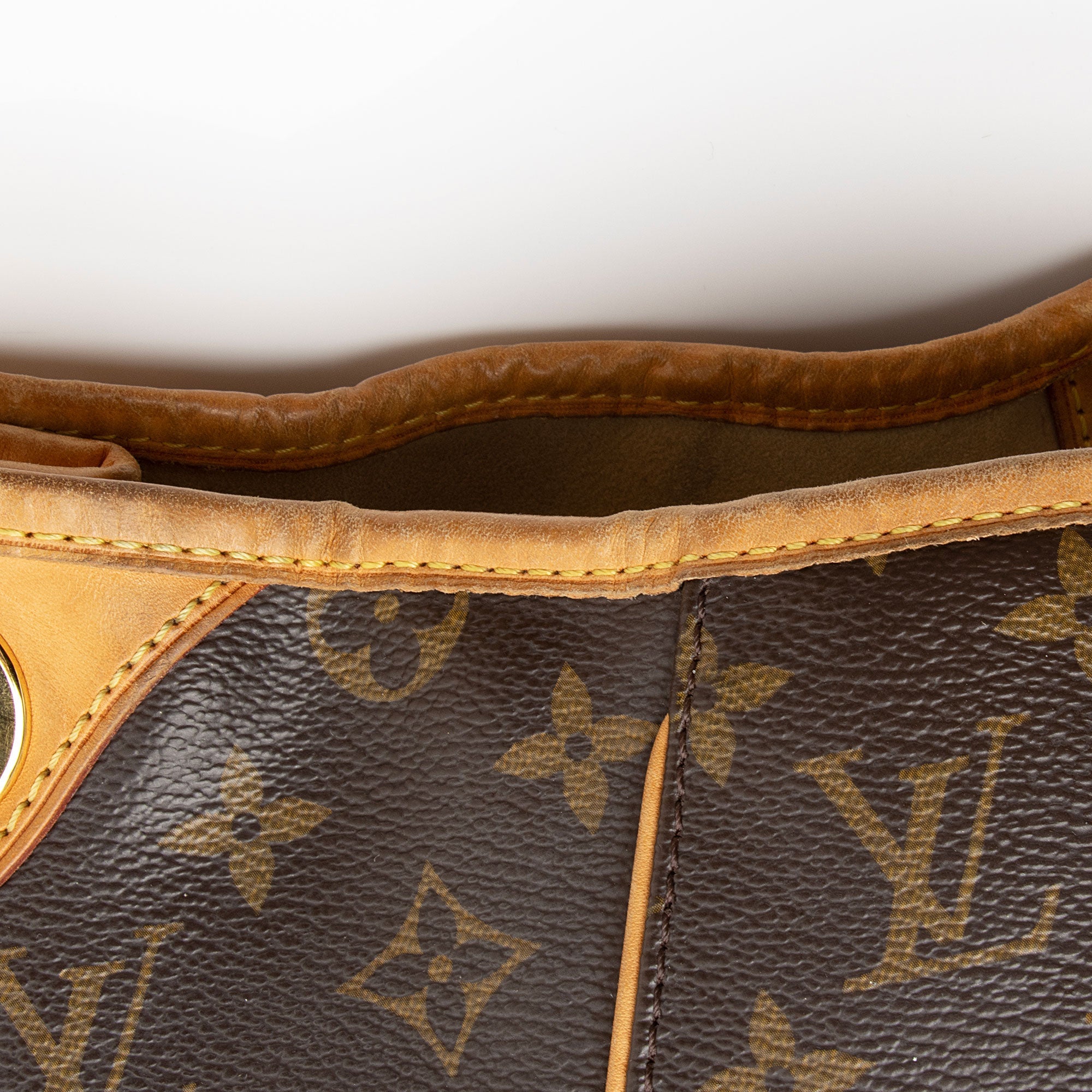 Louis Vuitton Monogram Canvas Galliera PM Shoulder Bag (SHF-7eJDIU)