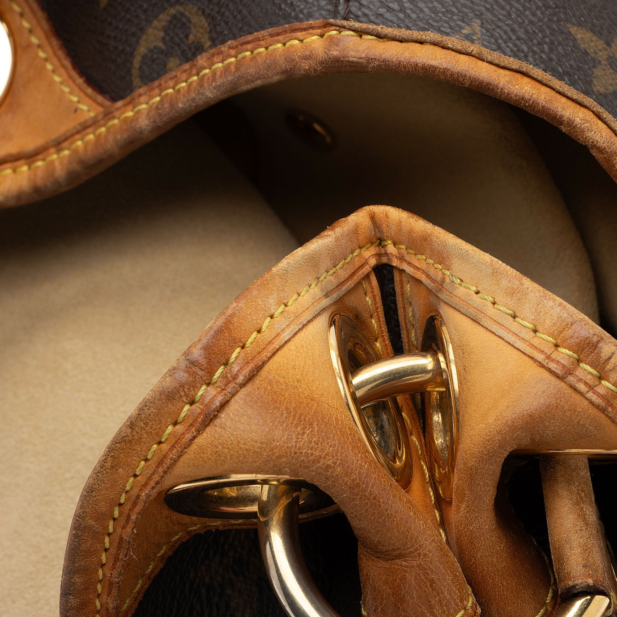 Louis Vuitton Monogram Canvas Galliera PM Shoulder Bag (SHF-xQZ2fn)