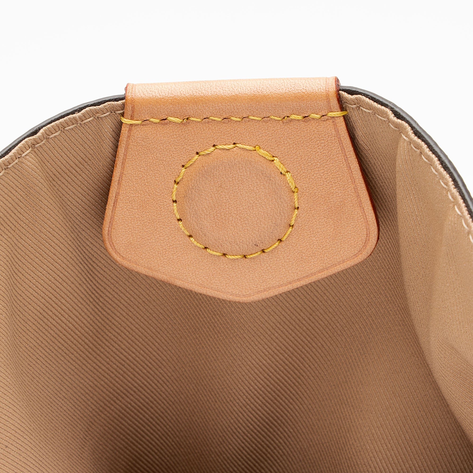 Louis Vuitton Monogram Canvas Graceful MM Hobo (SHF-ovfcpu)