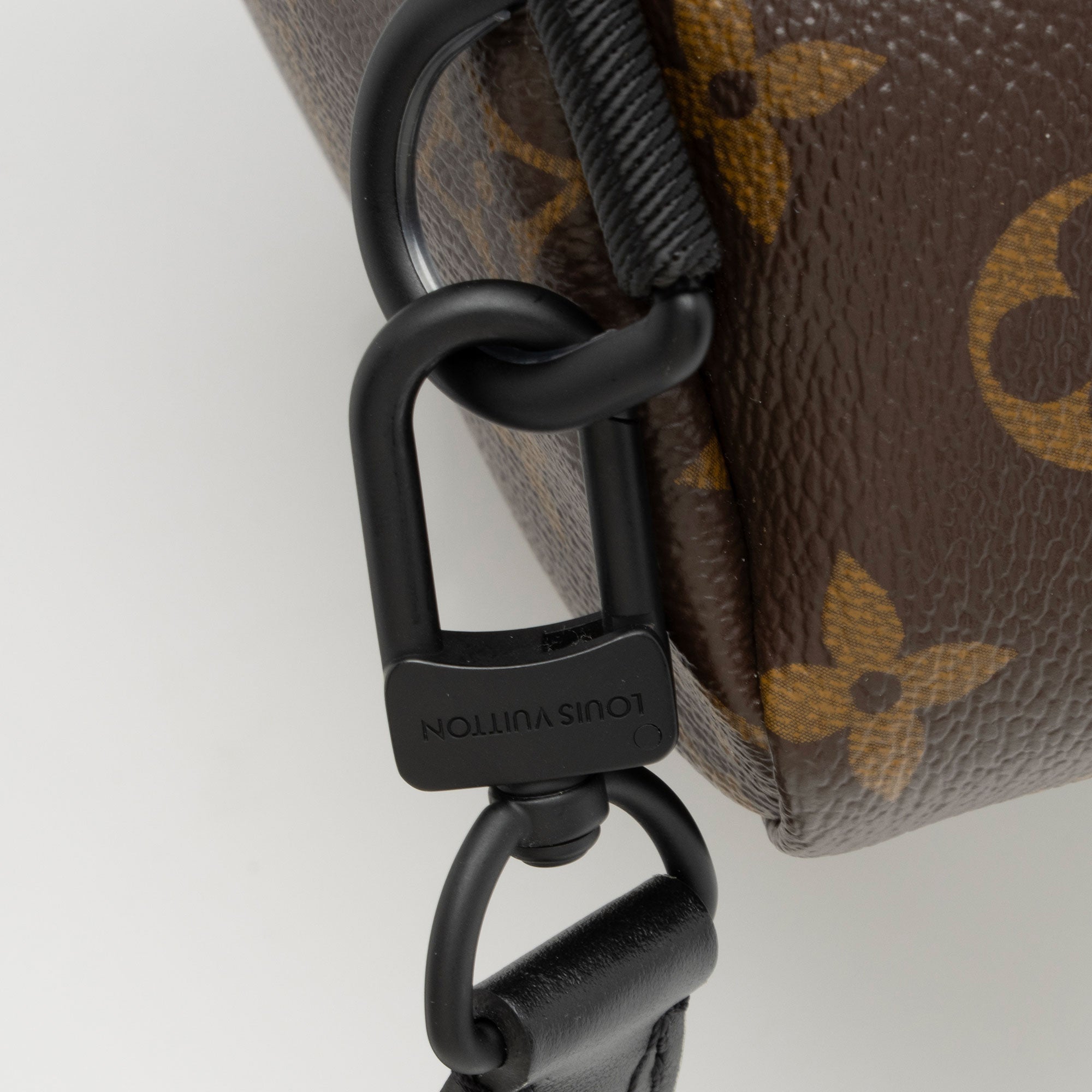 Louis Vuitton Monogram Canvas Macassar Avenue Sling Bag (SHF-FunEzl)