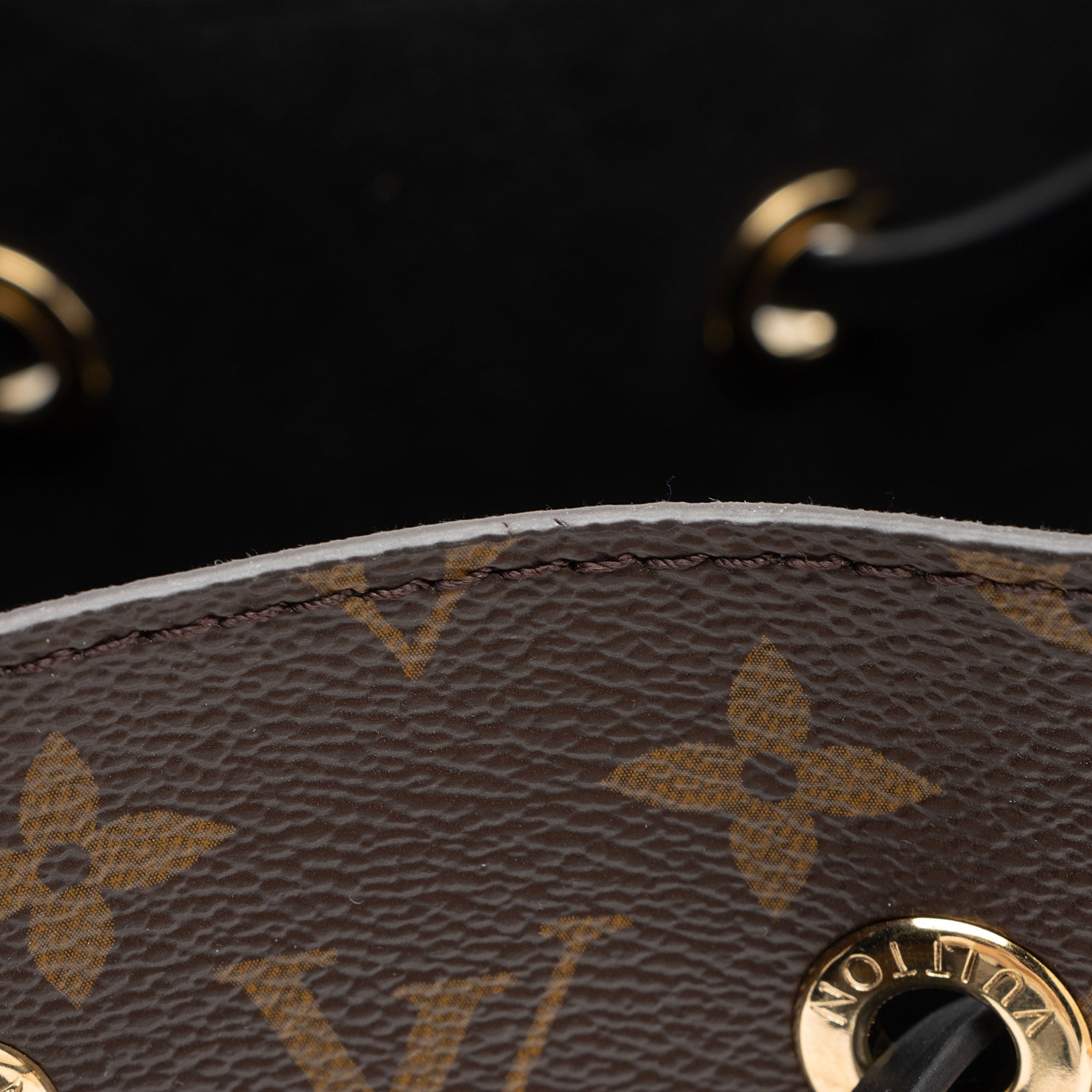 Louis Vuitton Monogram Canvas Neonoe Shoulder Bag (SHF-7xYFQa)