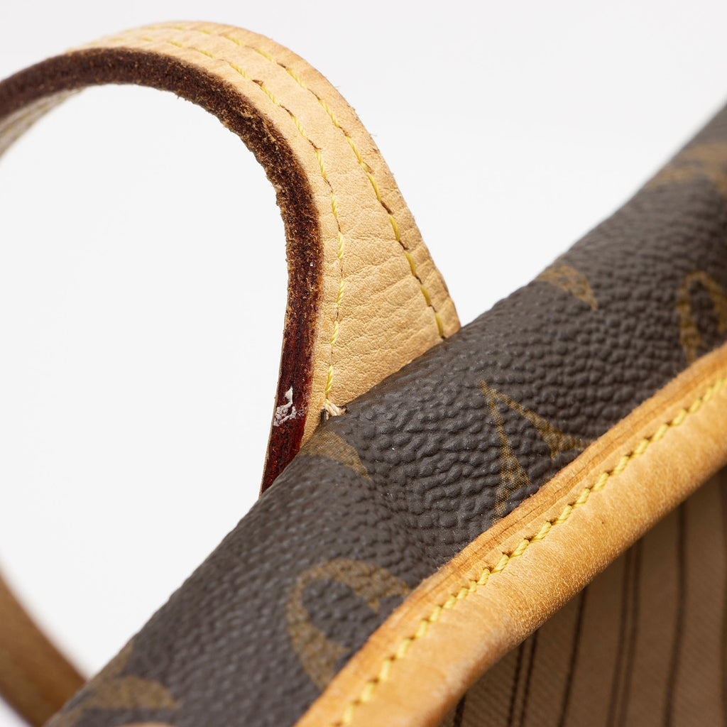 Louis Vuitton Monogram Canvas Neverfull GM Tote (SHF-UbRe16)