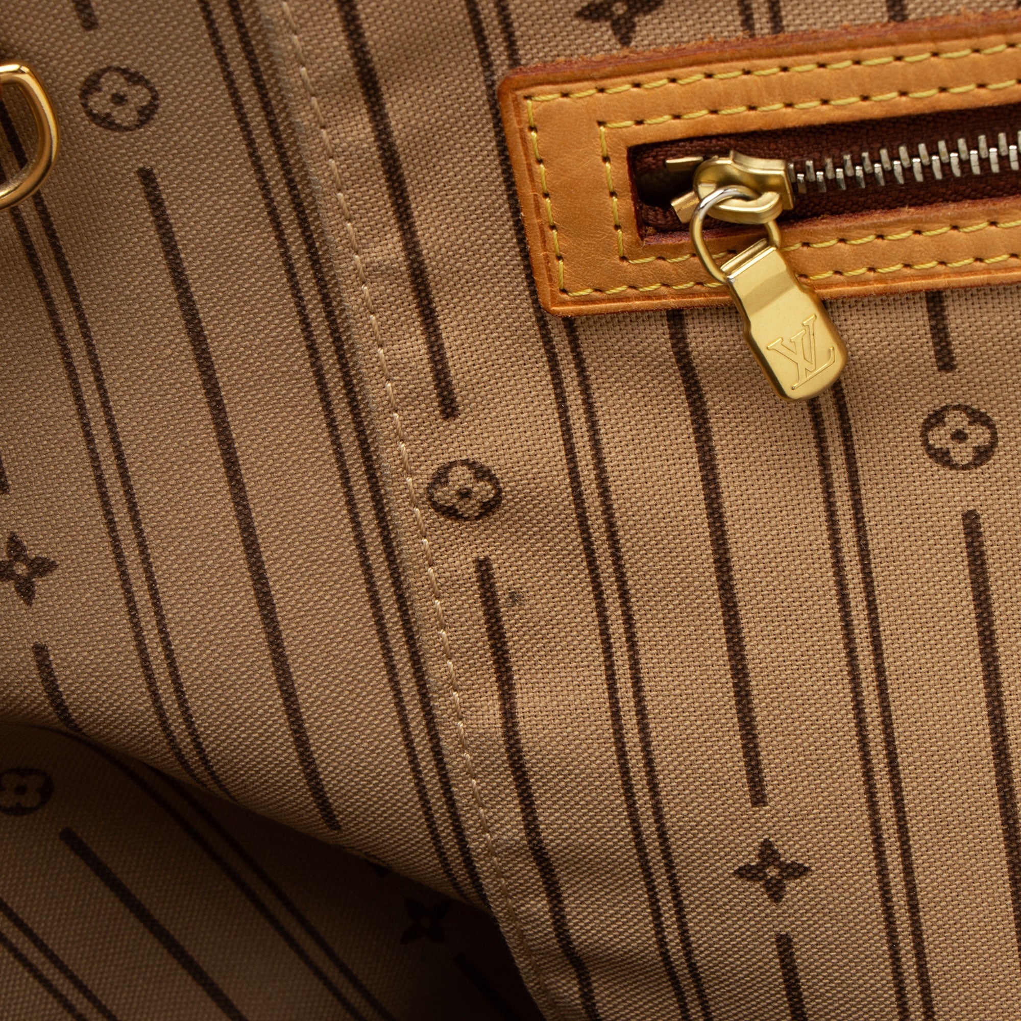 Louis Vuitton Monogram Canvas Neverfull GM Tote (SHF-kHp6dl)