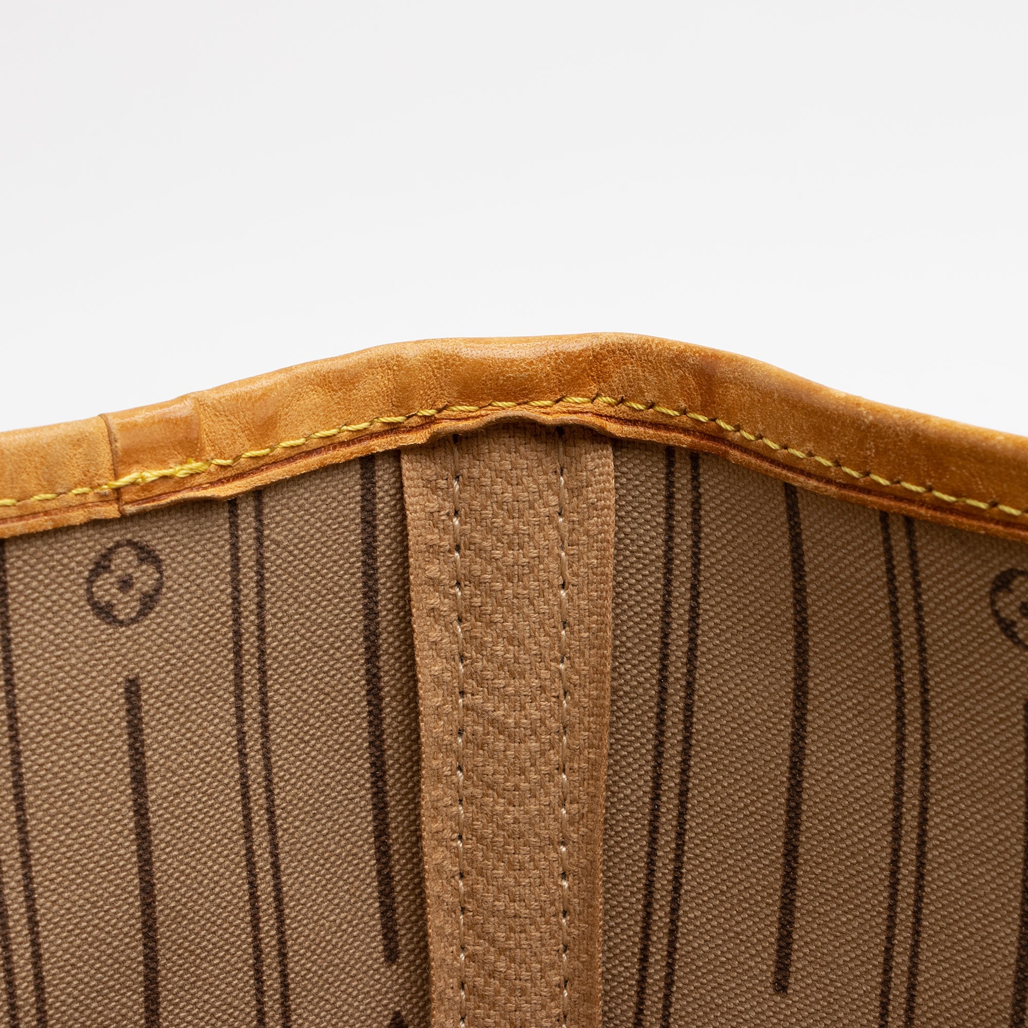 Louis Vuitton Monogram Canvas Neverfull MM Tote (SHF-hsNXEh)