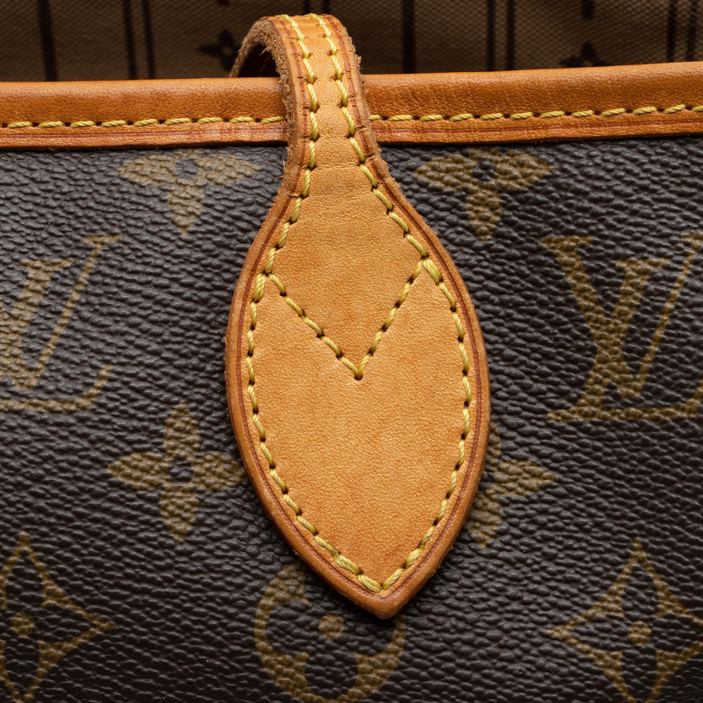Louis Vuitton Monogram Canvas Neverfull MM Tote (SHF-HpIz6U)
