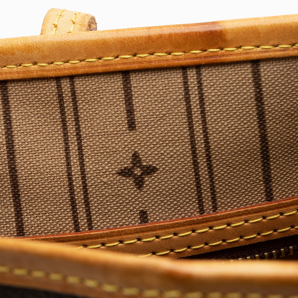 Louis Vuitton Monogram Canvas Neverfull PM Tote (SHF-22895)