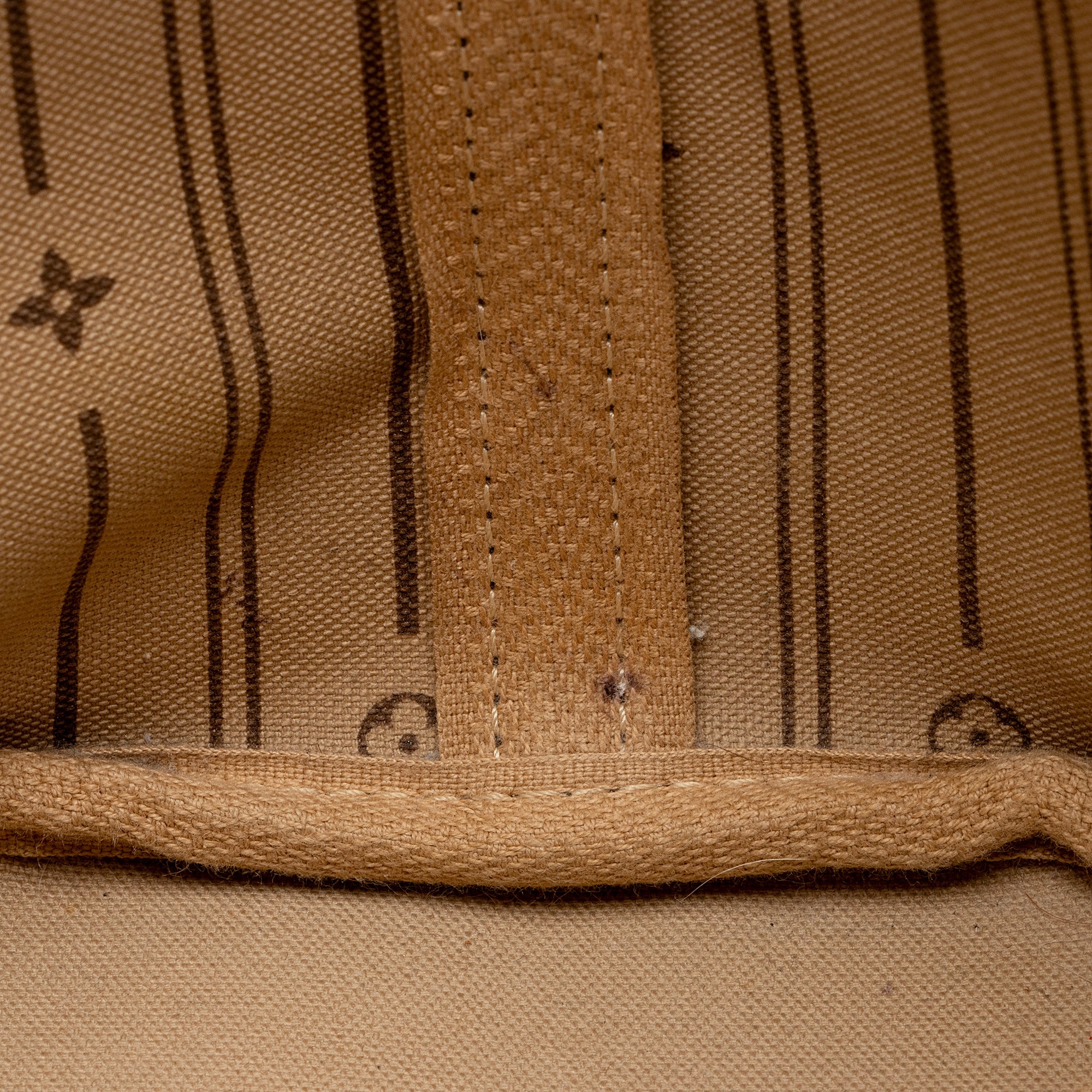 Louis Vuitton Monogram Canvas Neverfull PM Tote (SHF-s5qFrS)