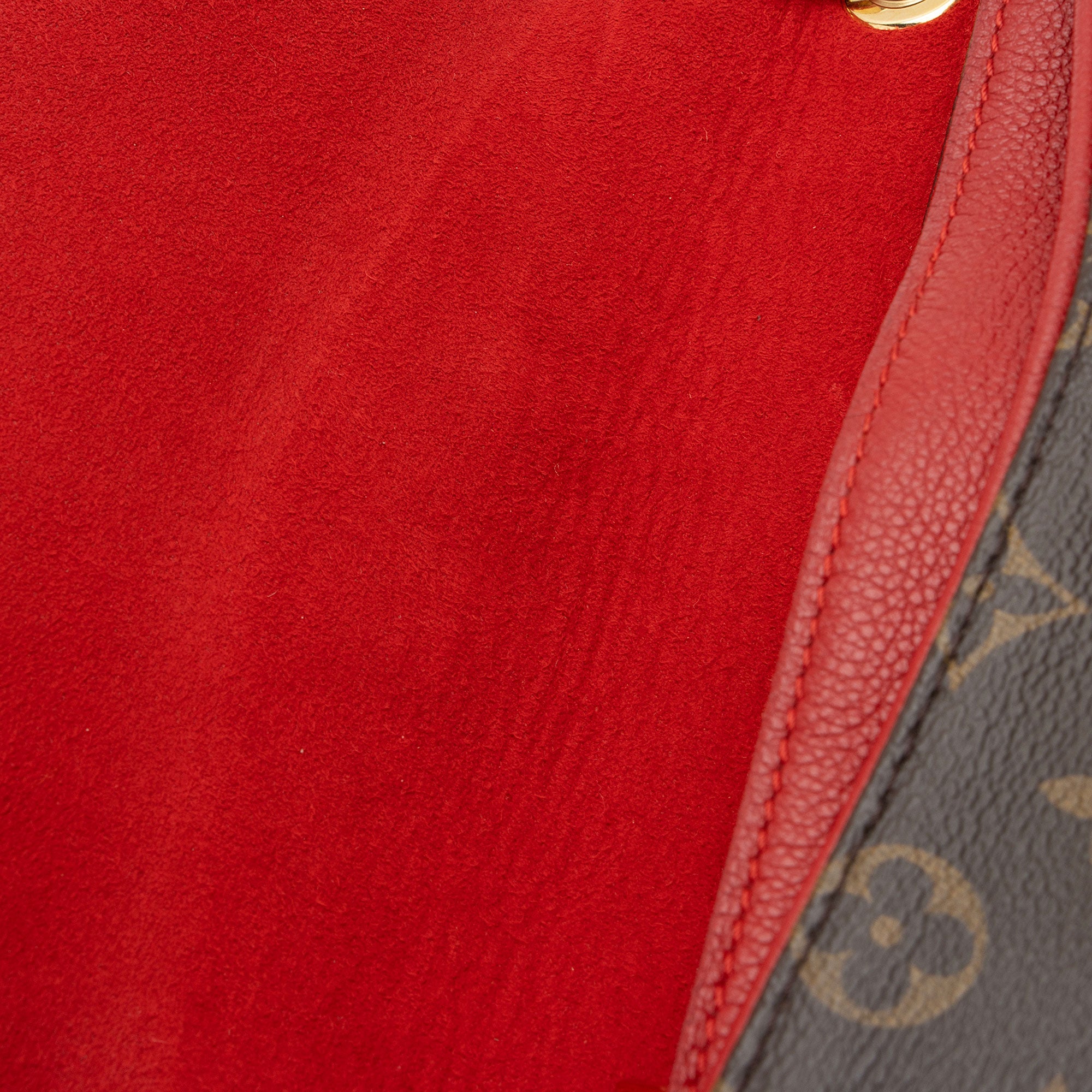 Louis Vuitton Monogram Canvas Pallas Chain Shoulder Bag (SHF-WhukwN)