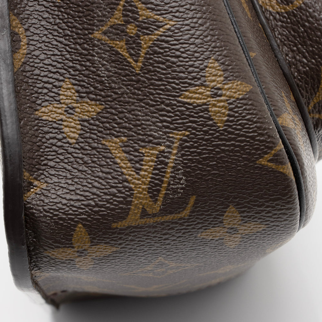 Louis Vuitton Monogram Canvas Passy Shoulder Bag (SHF-L3zBaO)