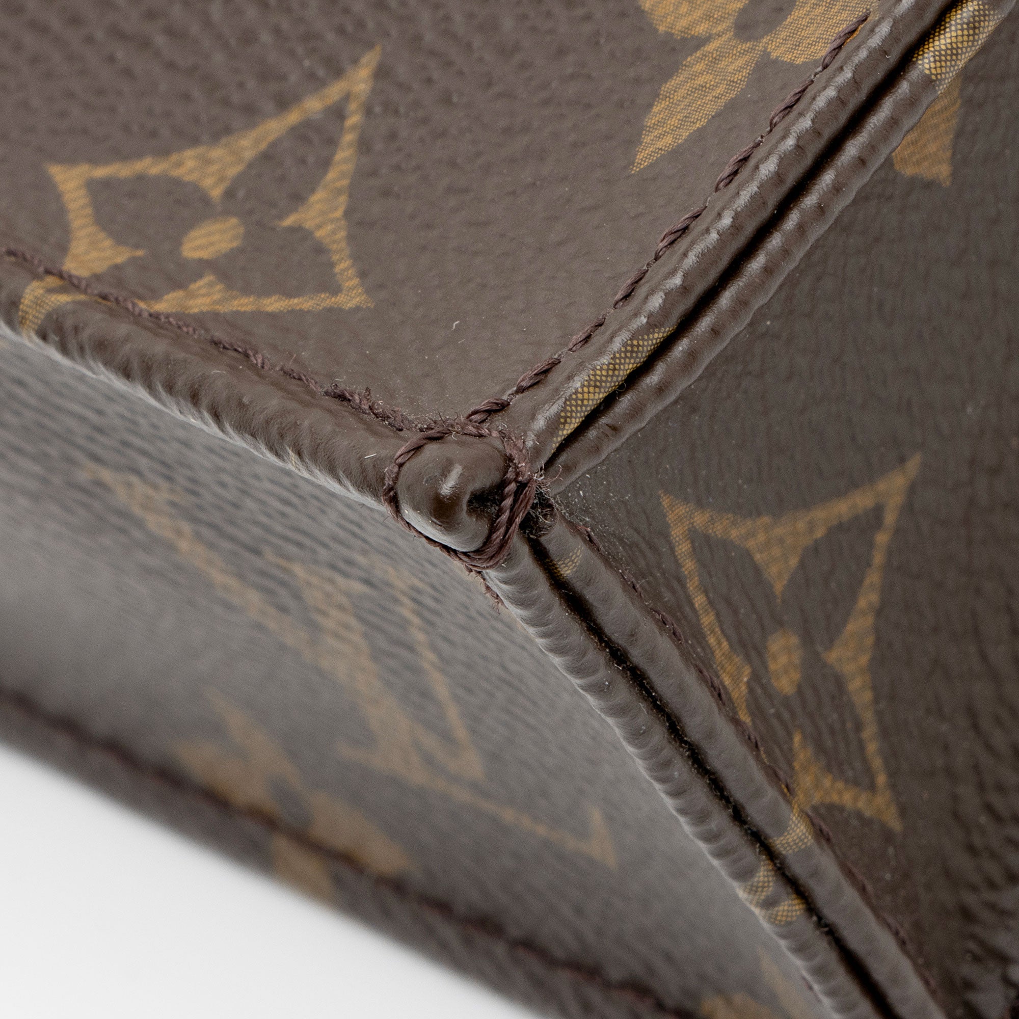 Louis Vuitton Monogram Canvas Petit Sac Plat Shoulder Bag (SHF-DPlW0S)