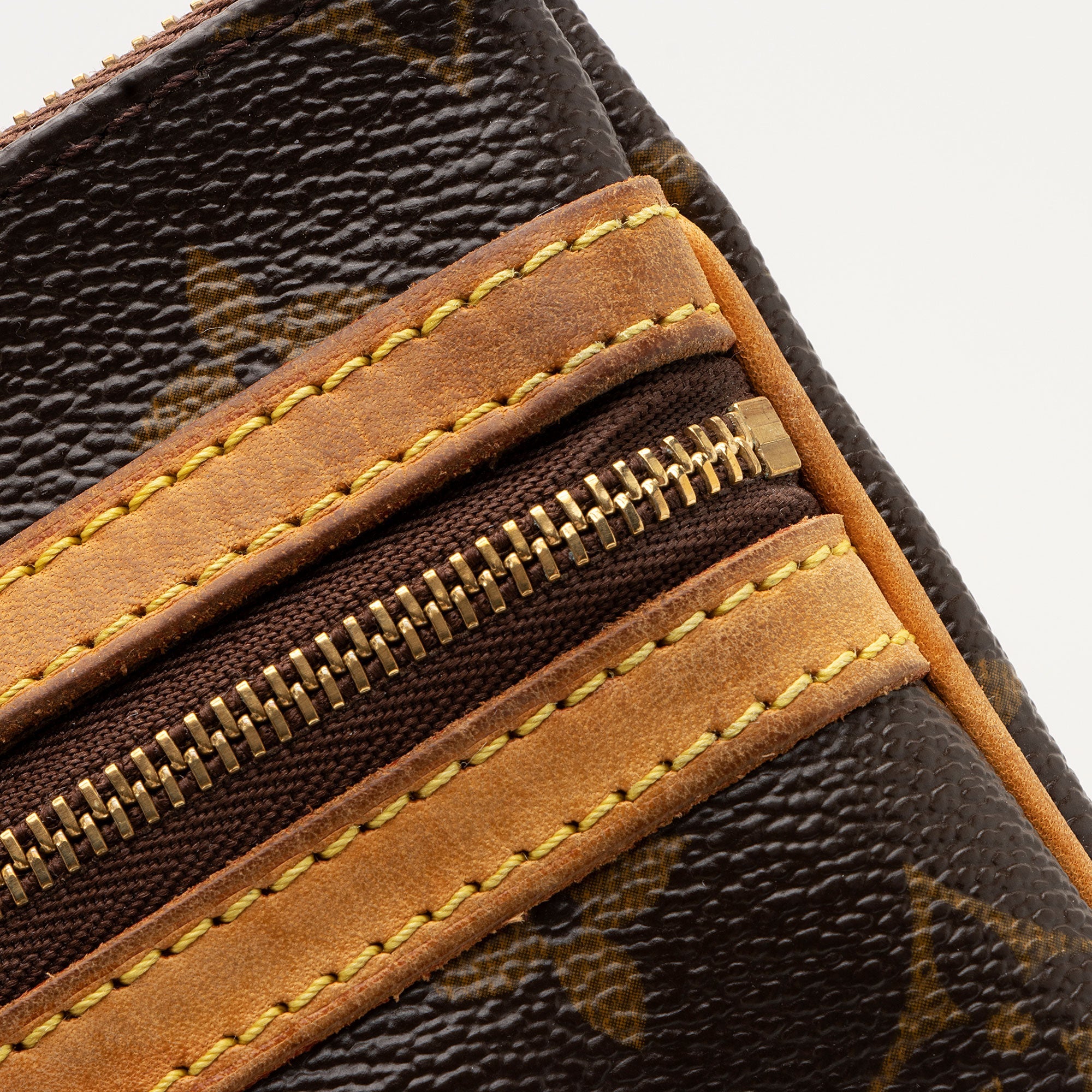 Louis Vuitton Monogram Canvas Pochette Bosphore Messenger Bag (SHF-Syd081)