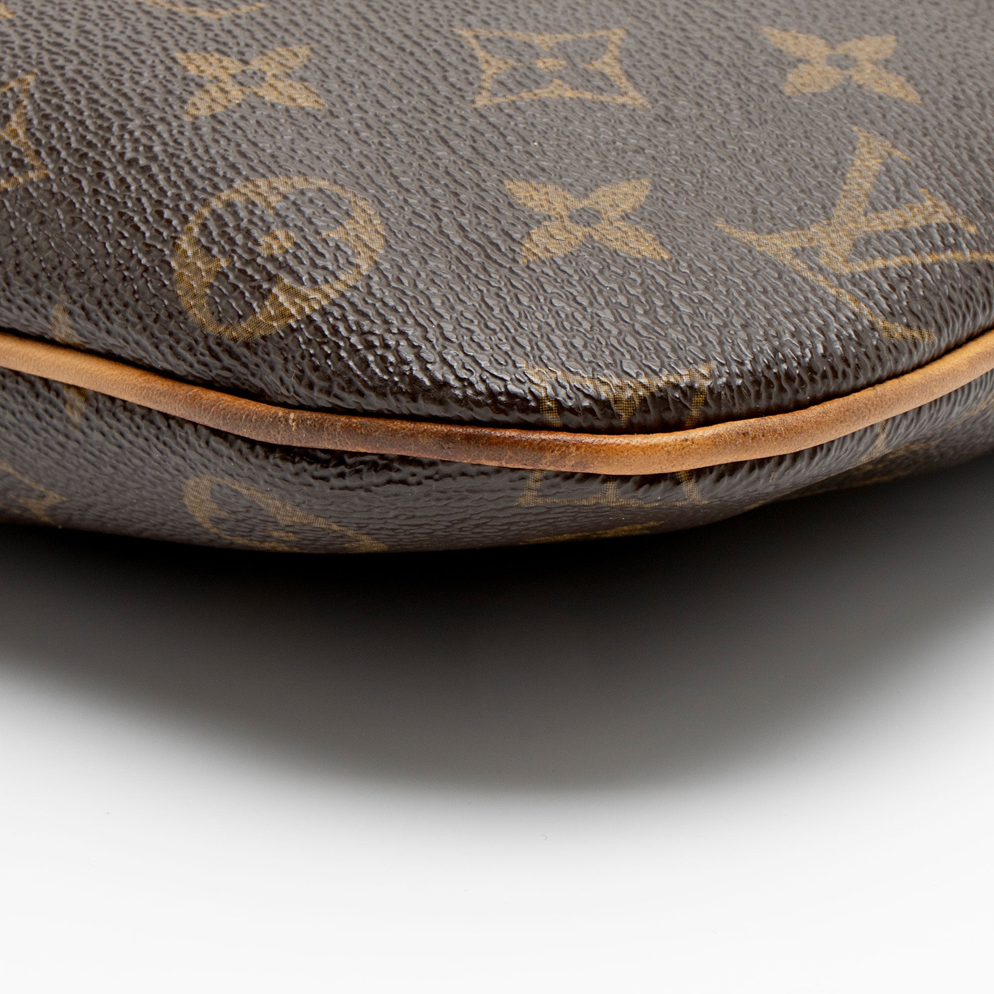 Louis Vuitton Monogram Canvas Pochette Bosphore Messenger