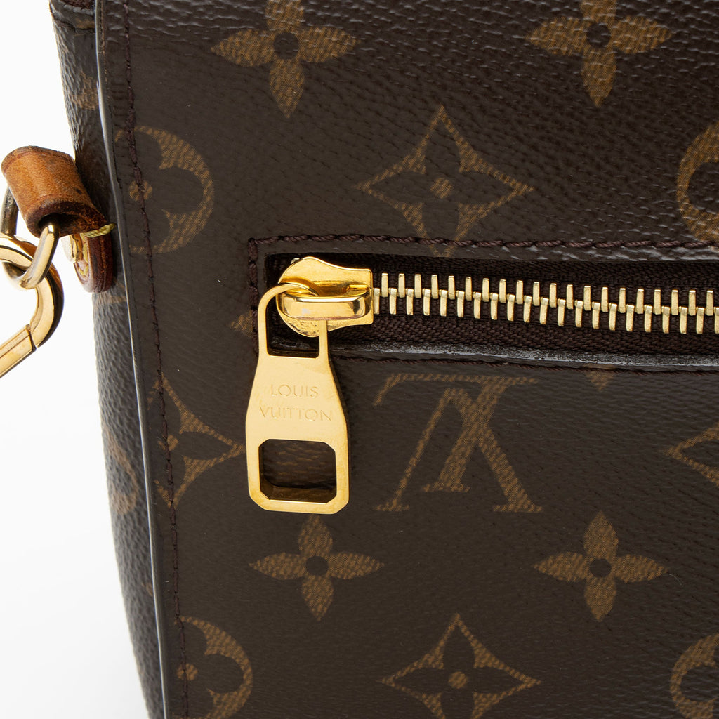 Louis Vuitton Monogram Canvas Pochette Metis Shoulder Bag