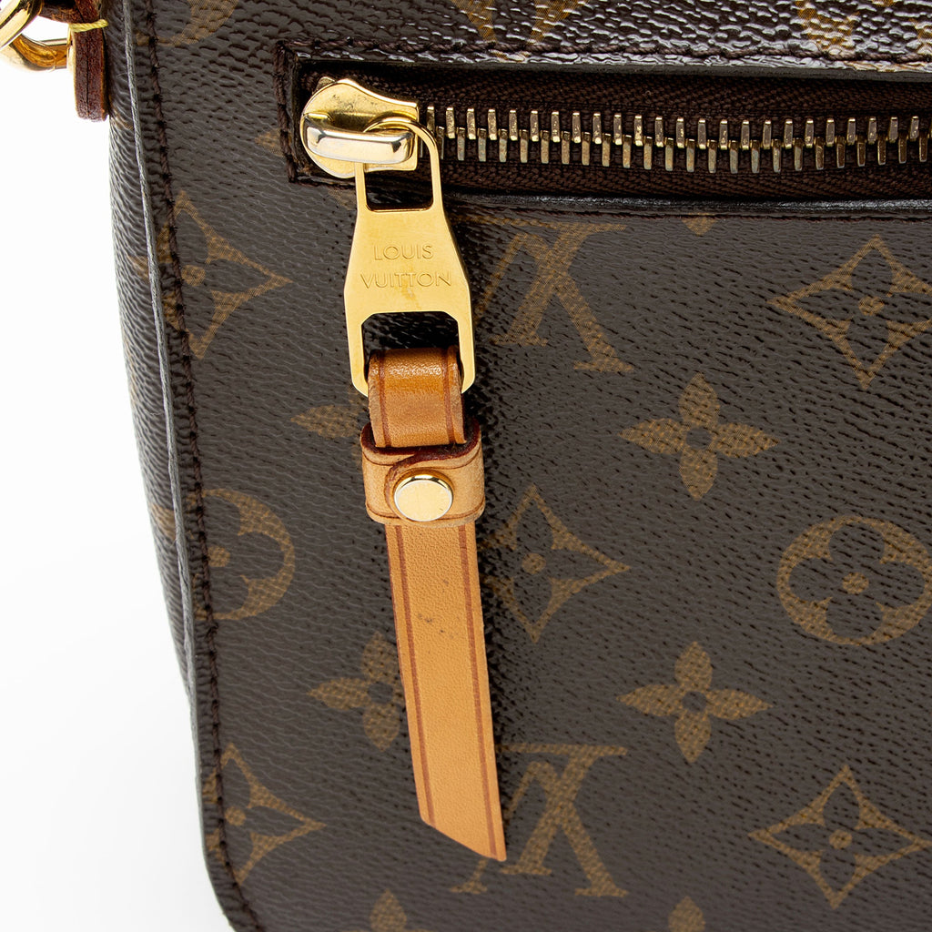 Louis Vuitton Monogram Canvas Pochette Metis Shoulder Bag