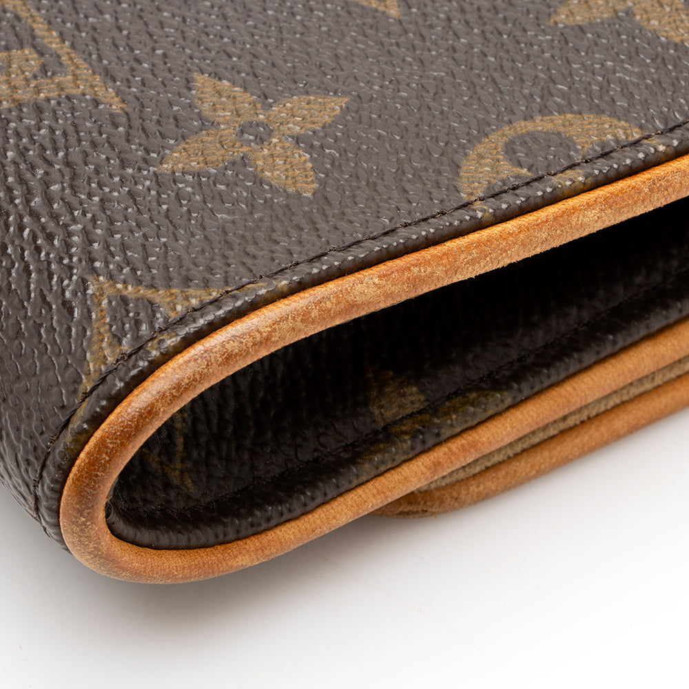 Louis Vuitton Monogram Canvas Pochette Twin GM Shoulder Bag (SHF-19243)