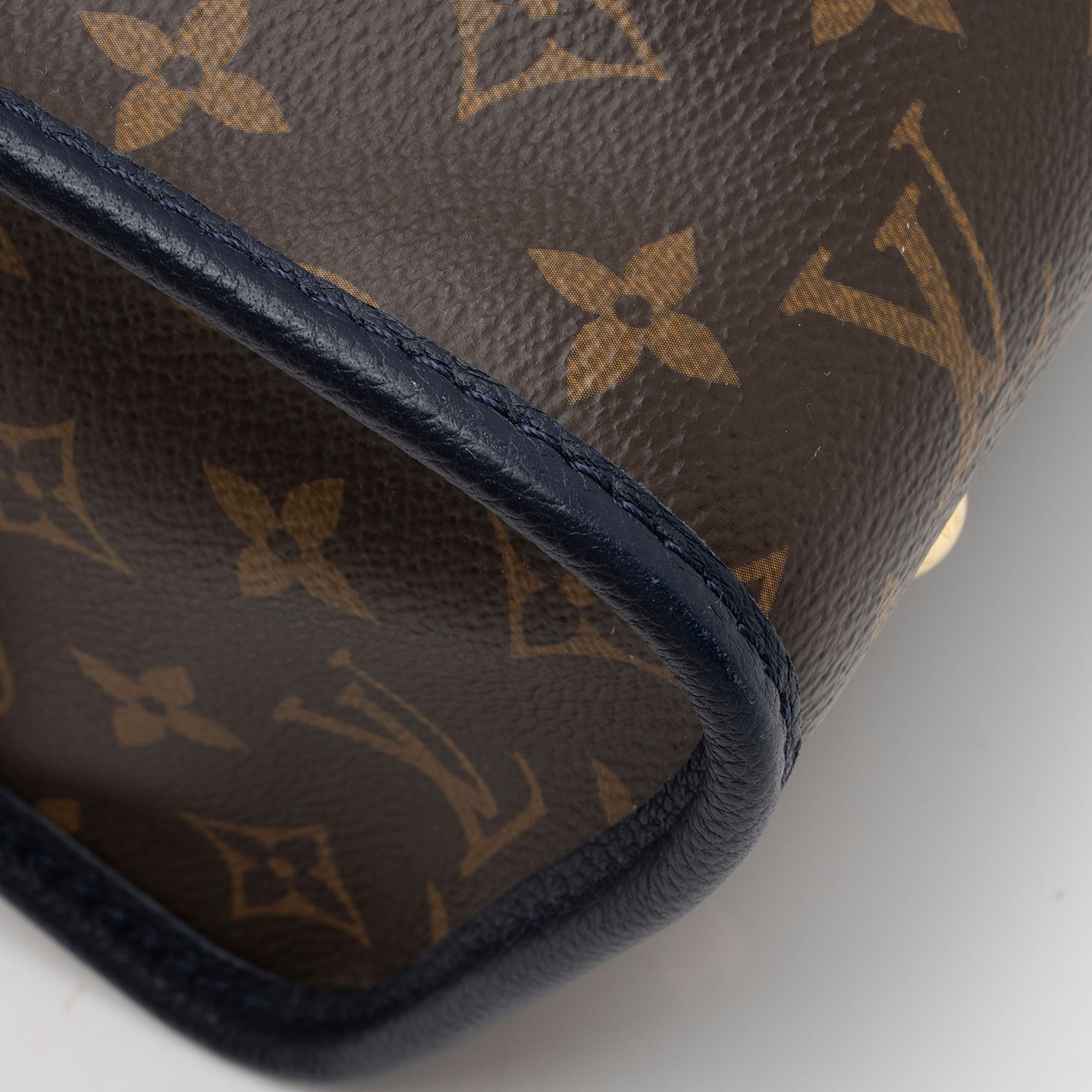 Louis Vuitton Monogram Canvas Popincourt PM Satchel (SHF-6yLLGx)
