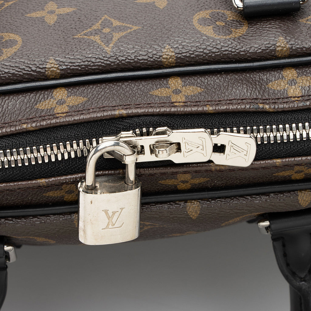 Louis Vuitton Monogram Canvas Porte Documents Voyage PM Messenger
