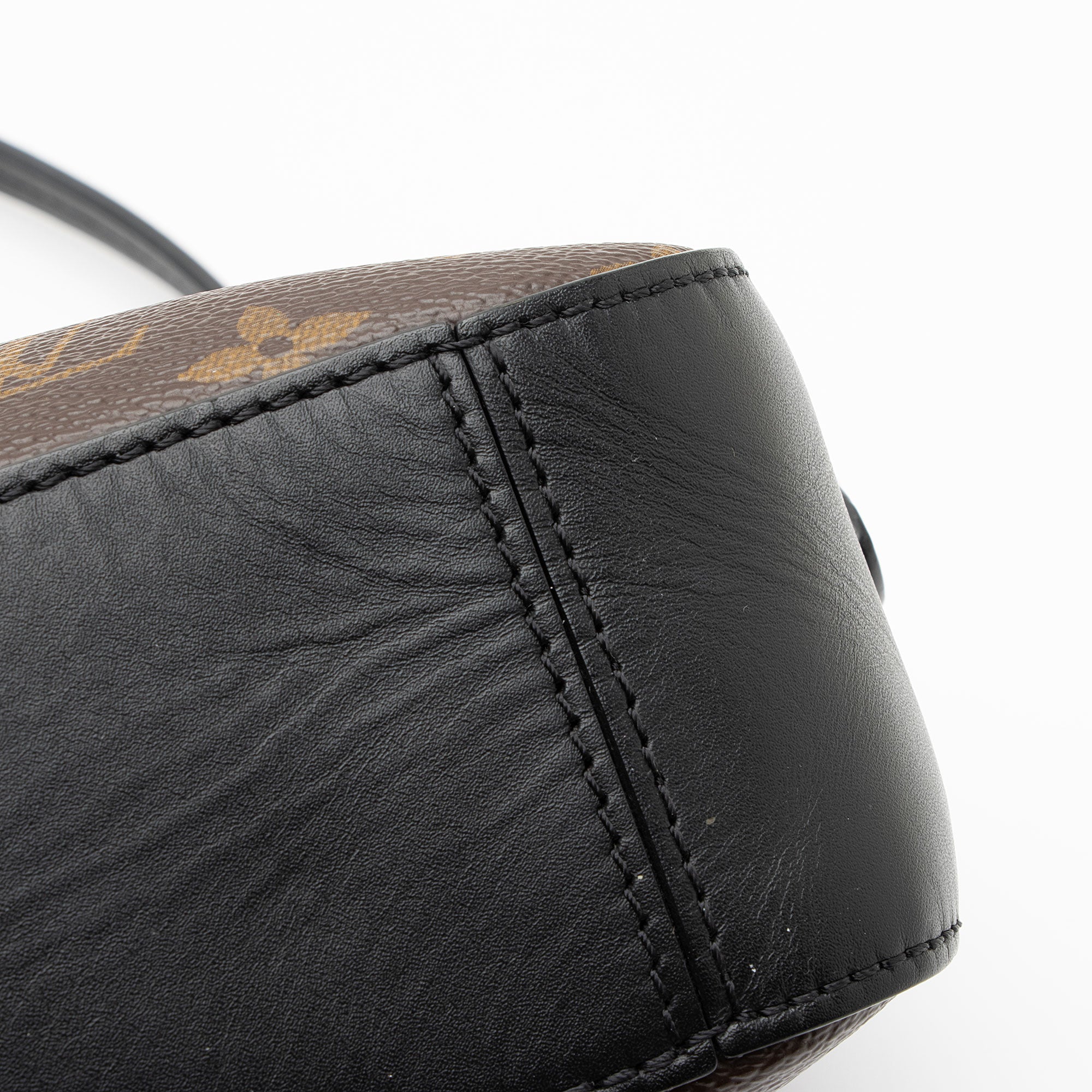 Louis Vuitton Monogram Canvas Saintonge Shoulder Bag (SHF-N8bW4b)